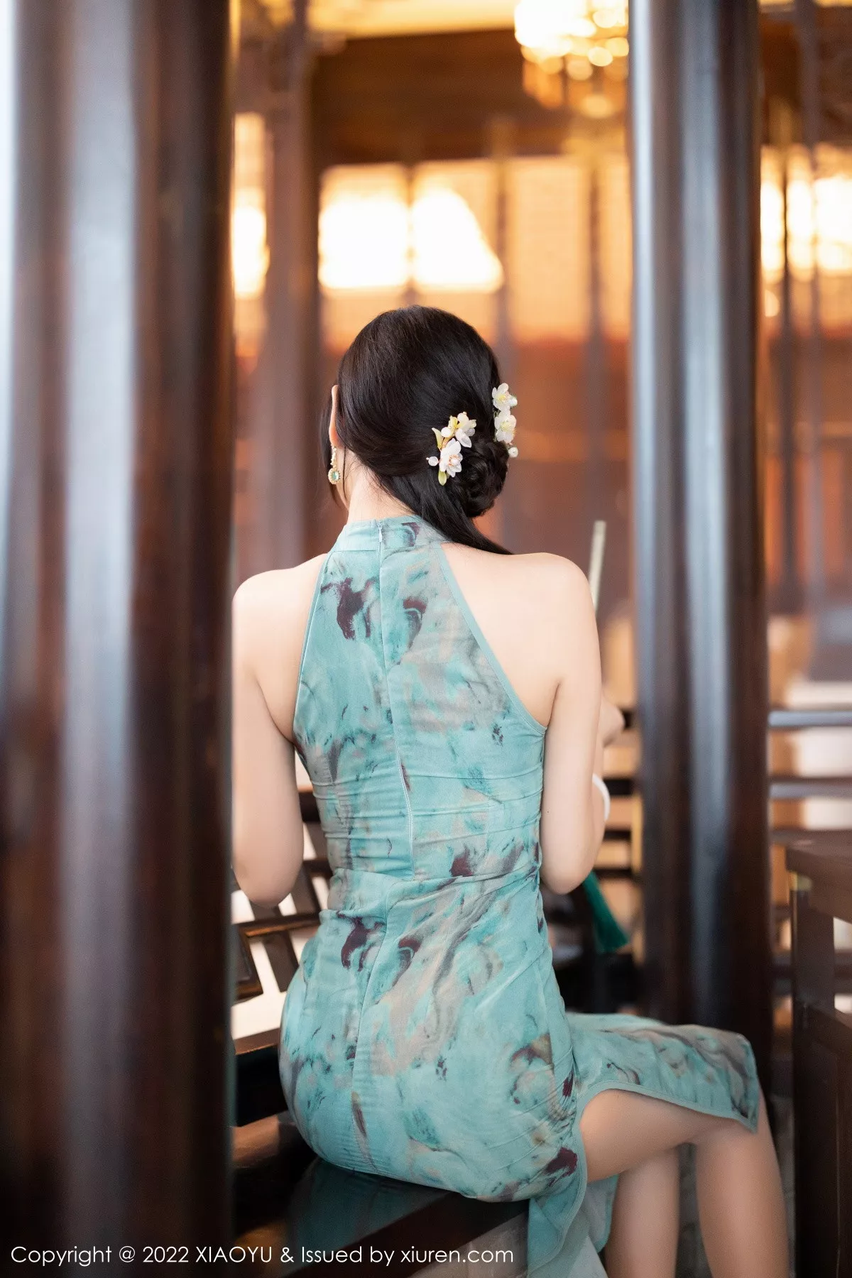 秀人集.com_[XiaoYu画语界]Vol.882_女神杨晨晨Yome户外蓝暗色旗袍配超薄肉丝秀完美身材诱惑写真92P