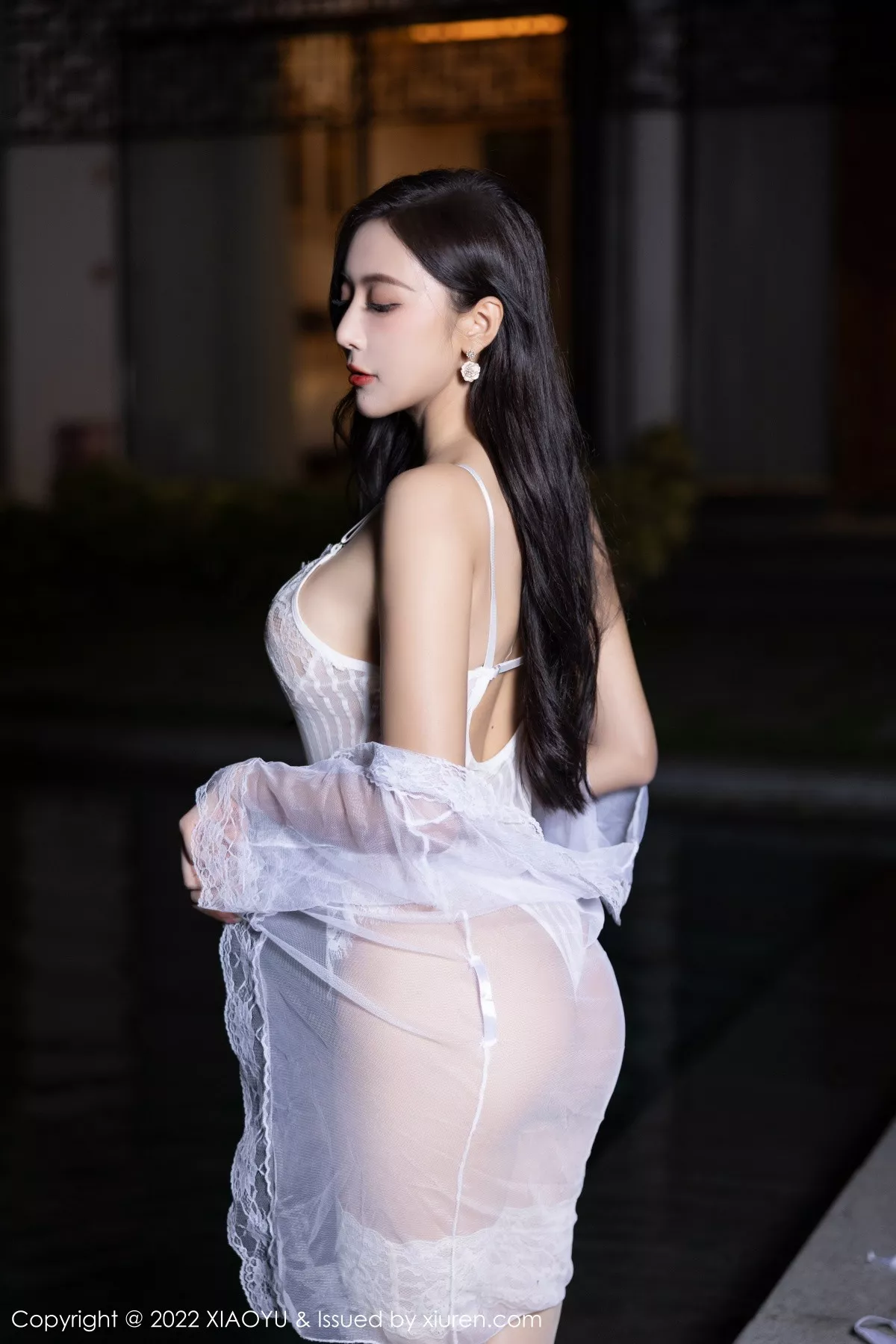 秀人集.com_[XiaoYu画语界]Vol.884_女神王馨瑶yanni杭州旅拍户外白色蕾丝内衣配白色丝袜诱惑写真87P