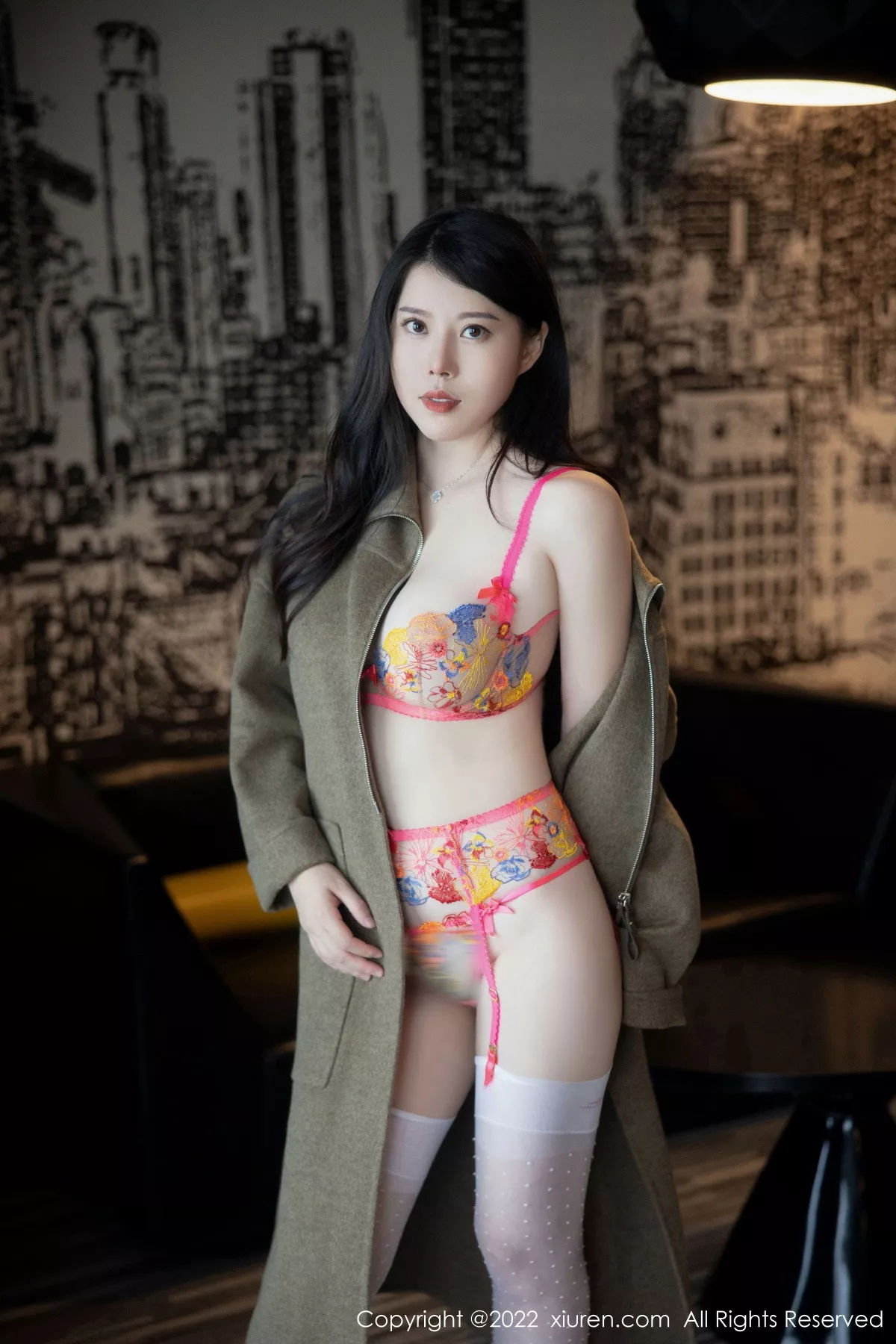 秀人集.com_[XiuRen秀人网]No.5723_模特白茹雪脱外套露性感轻透蕾丝内衣配白丝吊袜撩人诱惑写真79P