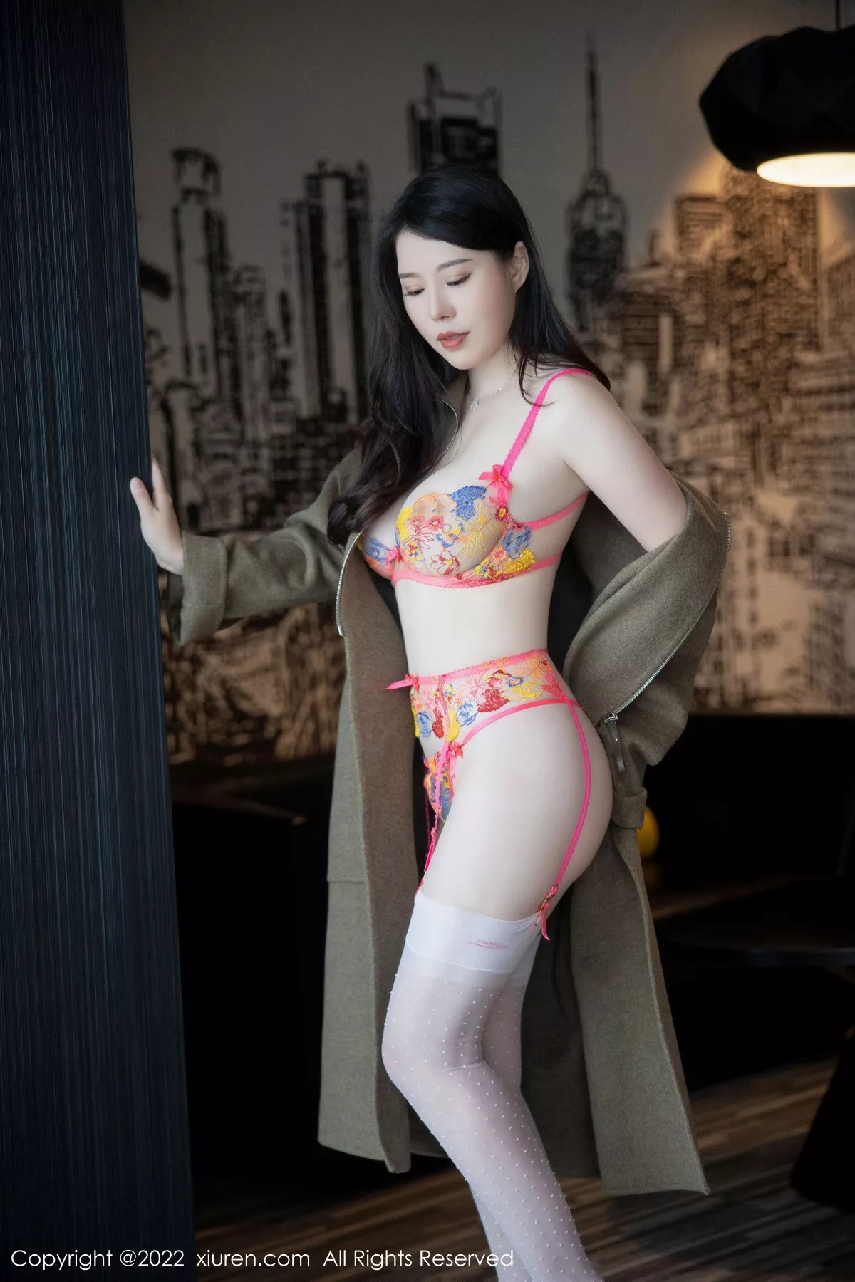 秀人集.com_[XiuRen秀人网]No.5723_模特白茹雪脱外套露性感轻透蕾丝内衣配白丝吊袜撩人诱惑写真79P