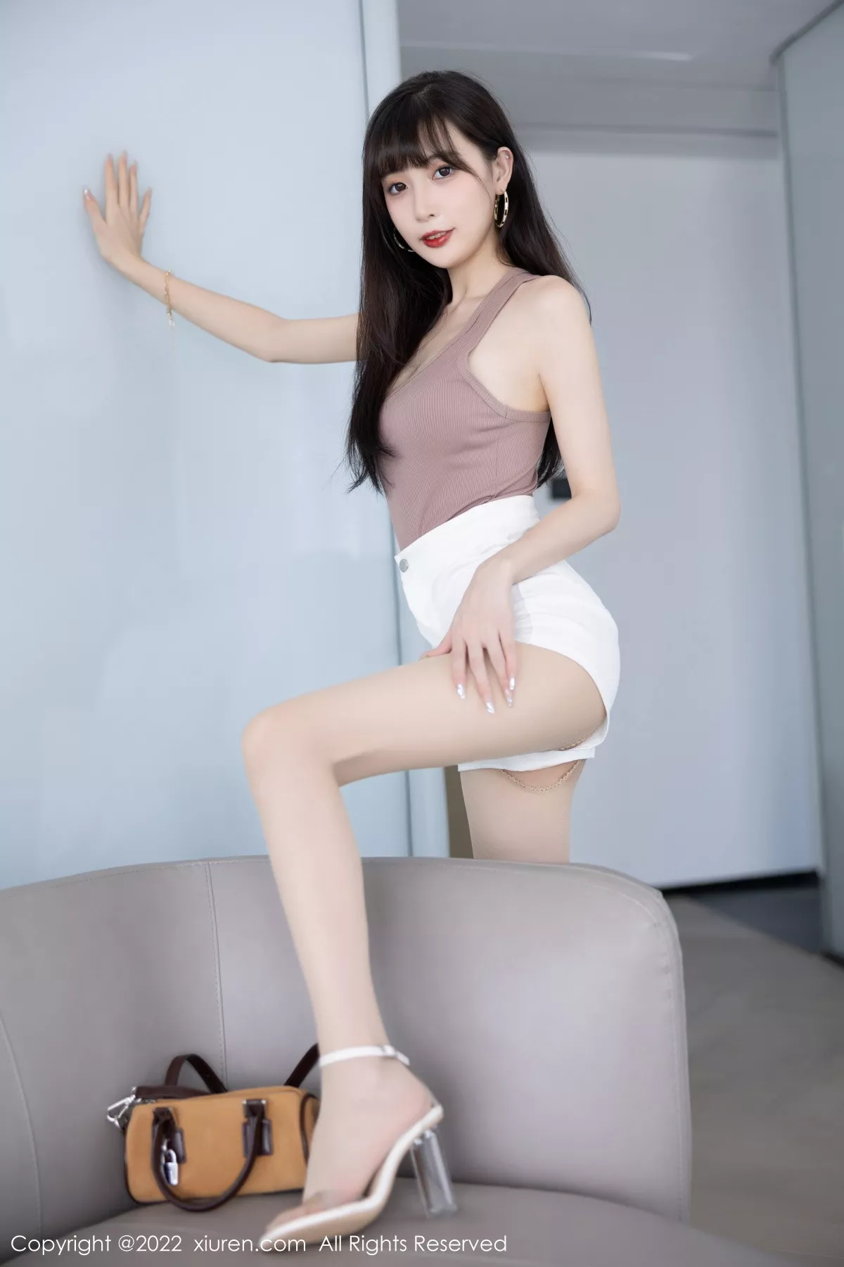 秀人集.com_[XiuRen秀人网]No.5724_模特林星阑性感咖啡色高开叉服配白色短裙秀曼妙身姿诱惑写真93P