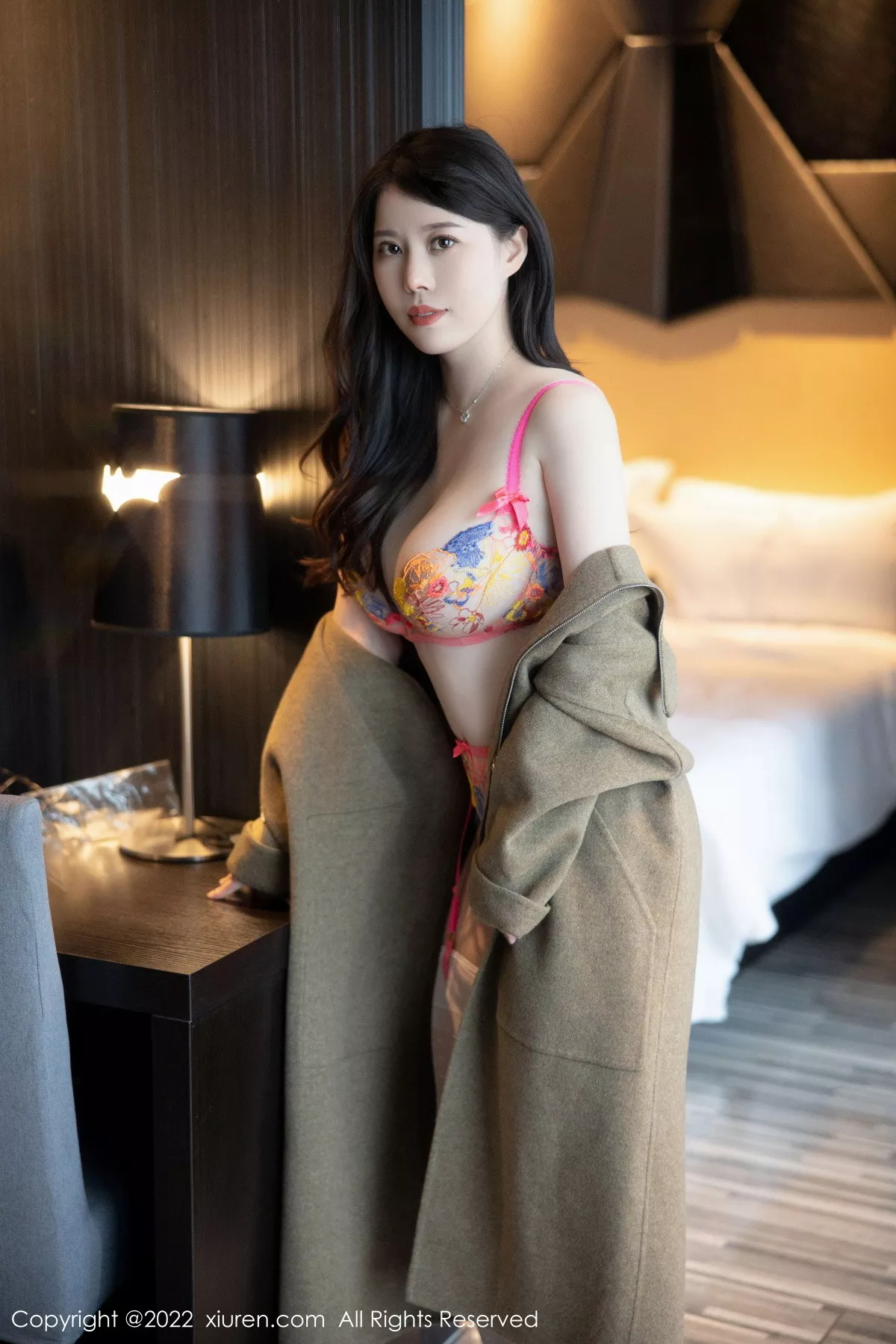 秀人集.com_[XiuRen秀人网]No.5723_模特白茹雪脱外套露性感轻透蕾丝内衣配白丝吊袜撩人诱惑写真79P