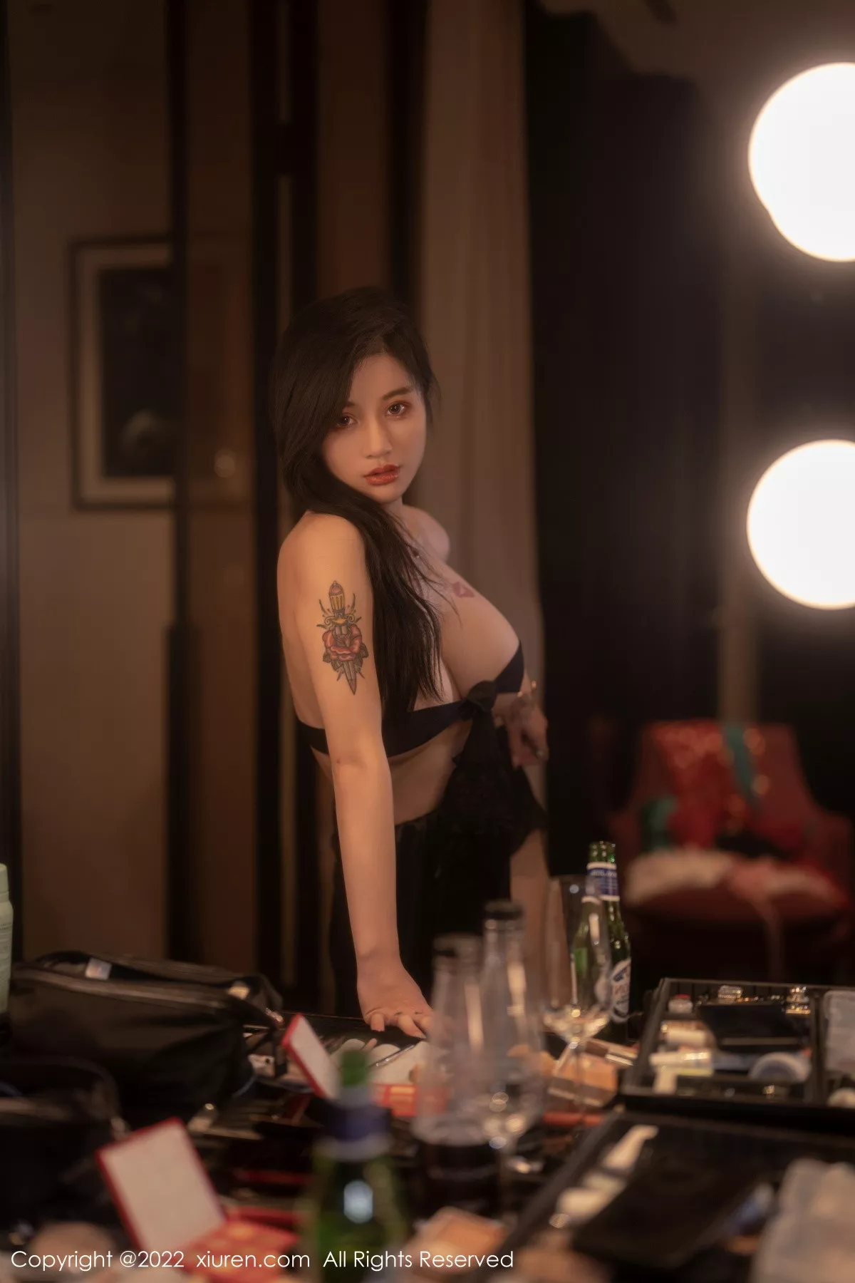 秀人集.com_[XiuRen秀人网]No.5722_模特美七Mia西双版纳旅拍黑色网纱连衣裙配黑丝袜丰满诱惑写真68P