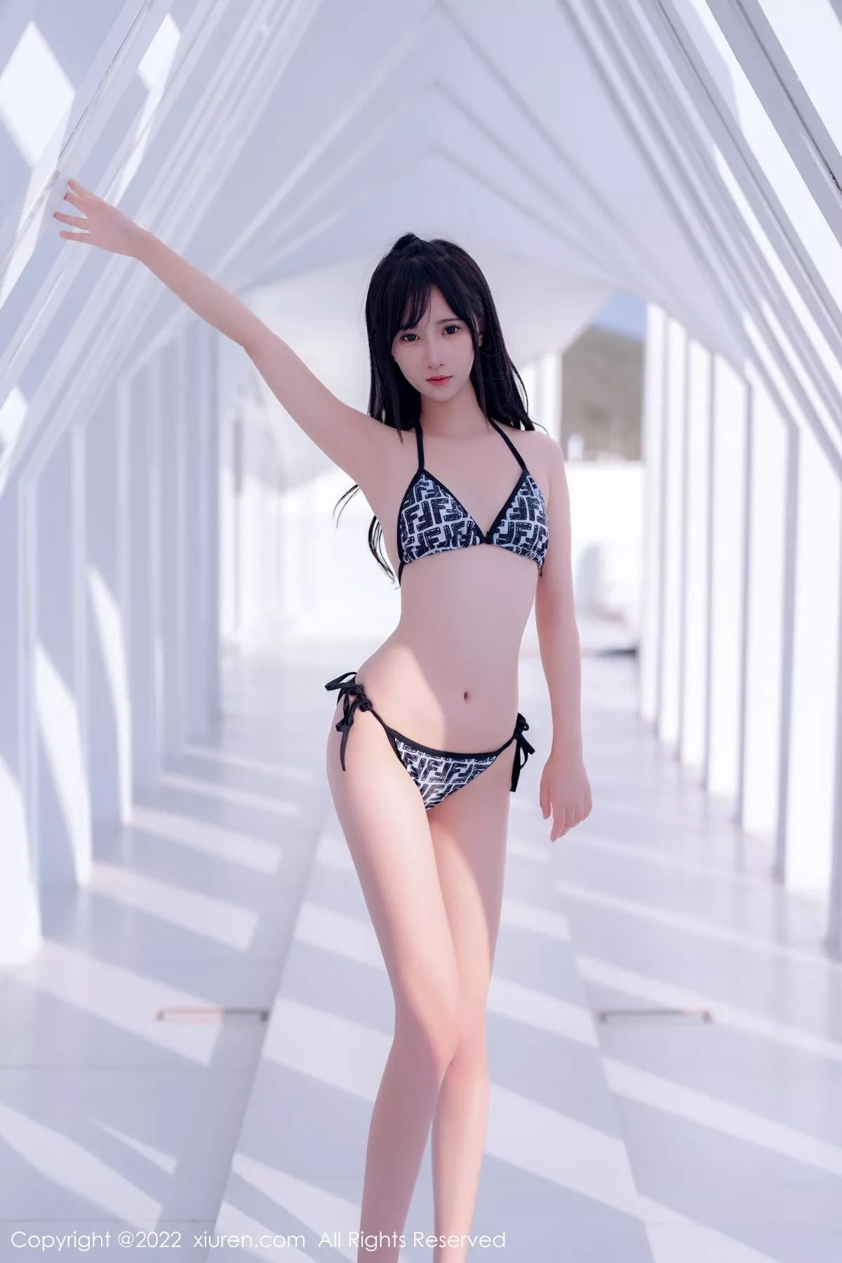 秀人集.com_[XiuRen秀人网]No.5611_女神小果冻儿大理旅拍性感黑白比基尼秀完美身材迷人诱惑写真43P