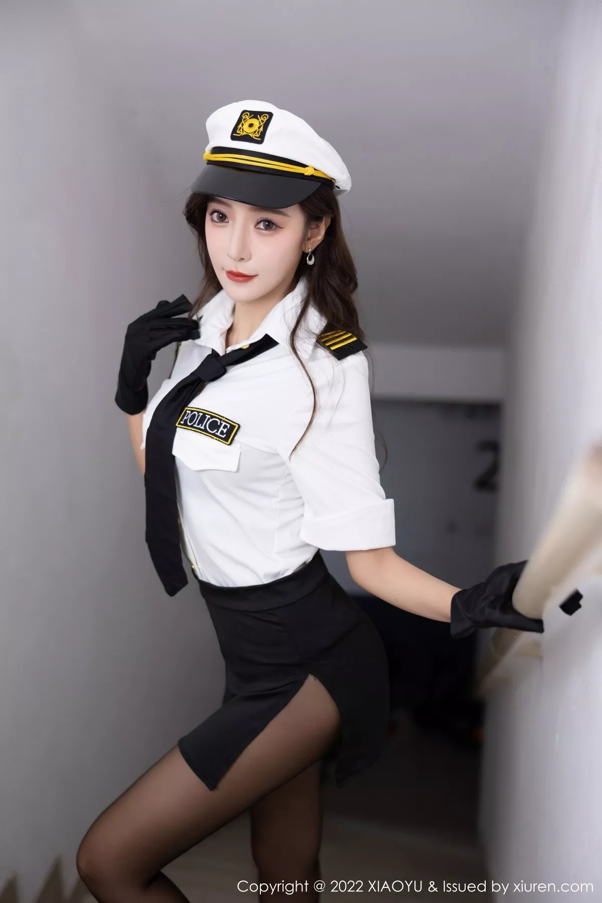 秀人集.com_[XiaoYu画语界]Vol.867_女神王馨瑶yanni韩国女警官制服露蕾丝内衣配破烂黑丝诱惑写真90P