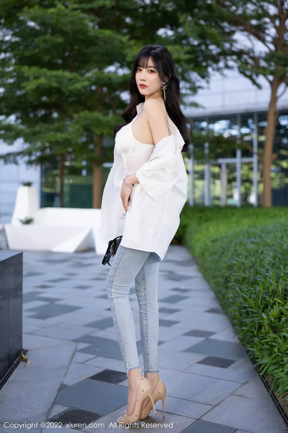 秀人集.com_[XiuRen秀人网]No.5614_女神杨晨晨Yome私房半脱露白色内衣配无内肉丝迷人诱惑写真83P