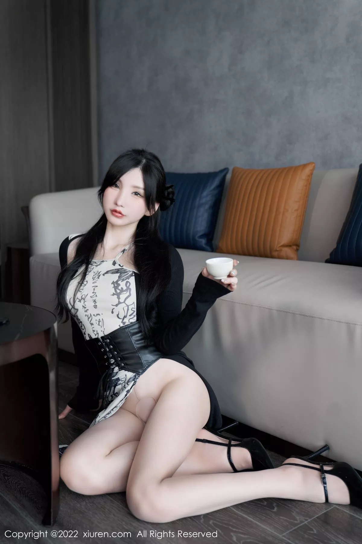 秀人集.com_[XiuRen秀人网]No.5623_女神周于希Sally性感拼色连衣裙配超薄开档肉丝绝美诱惑写真94P