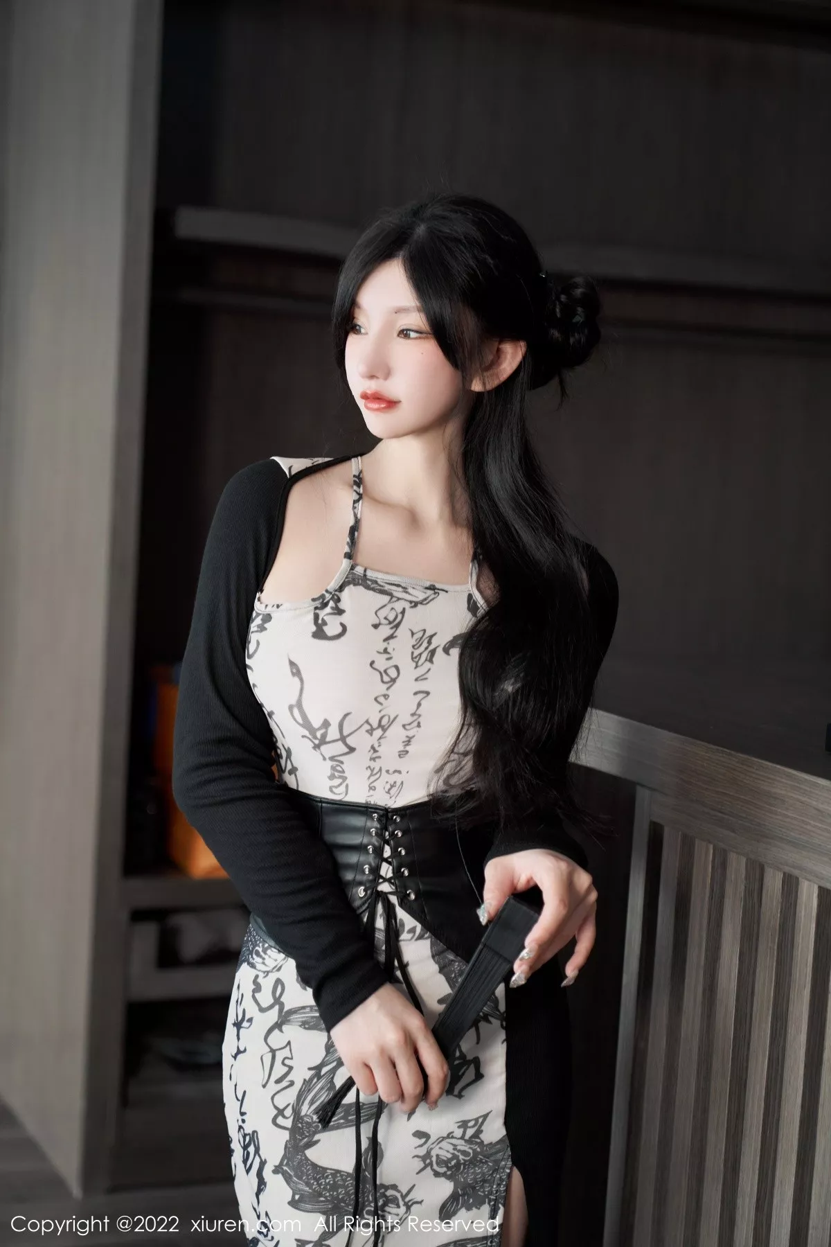 秀人集.com_[XiuRen秀人网]No.5623_女神周于希Sally性感拼色连衣裙配超薄开档肉丝绝美诱惑写真94P