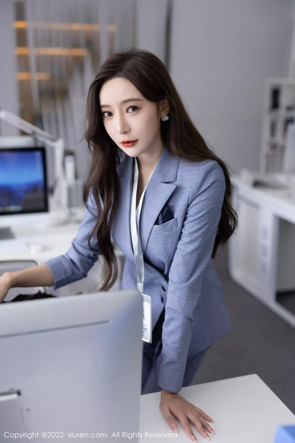 秀人集.com_[XiuRen秀人网]No.5629_女神王馨瑶yanni私房脱蓝灰职业装露性感黑色内衣丰满诱惑写真82P