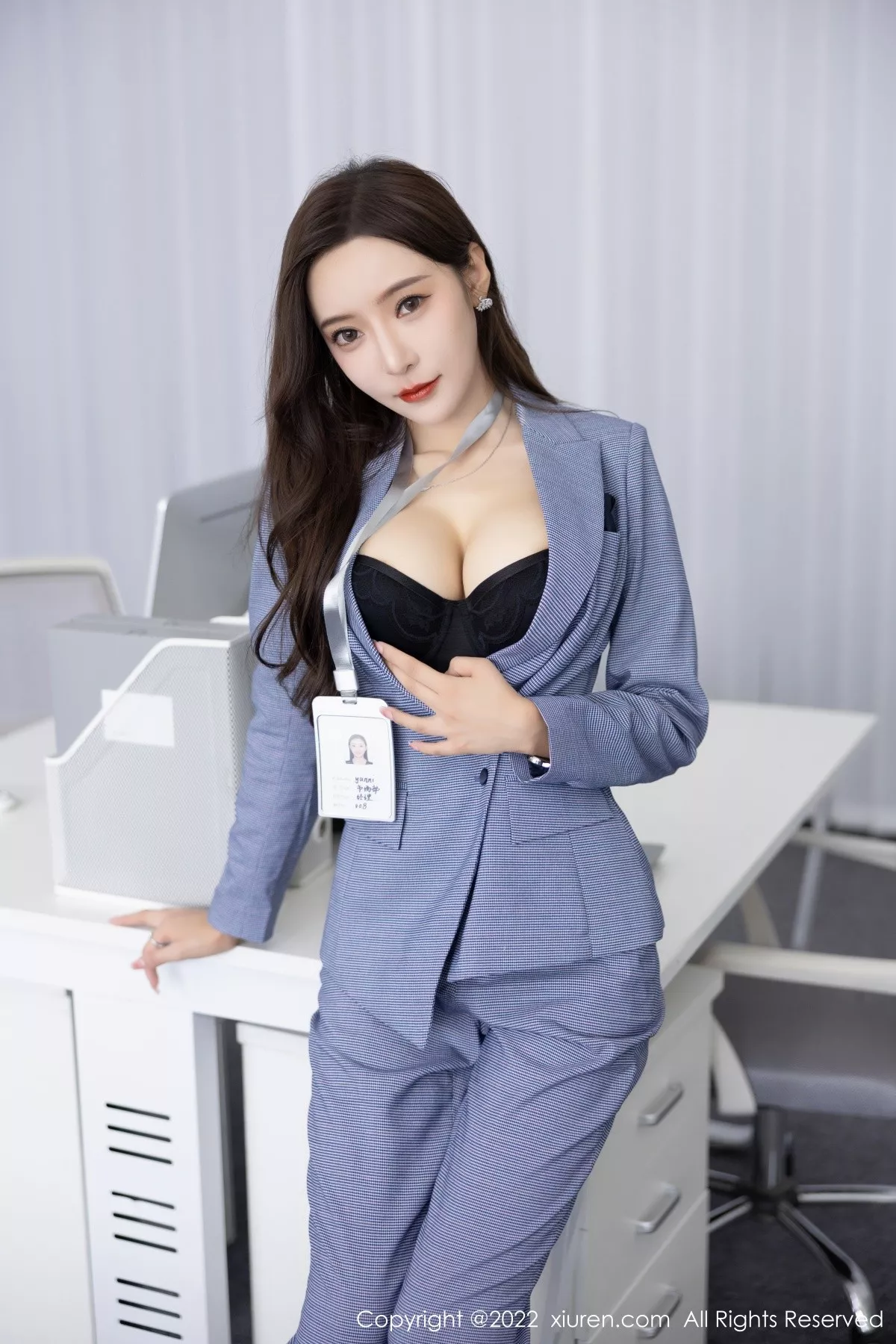 秀人集.com_[XiuRen秀人网]No.5629_女神王馨瑶yanni私房脱蓝灰职业装露性感黑色内衣丰满诱惑写真82P