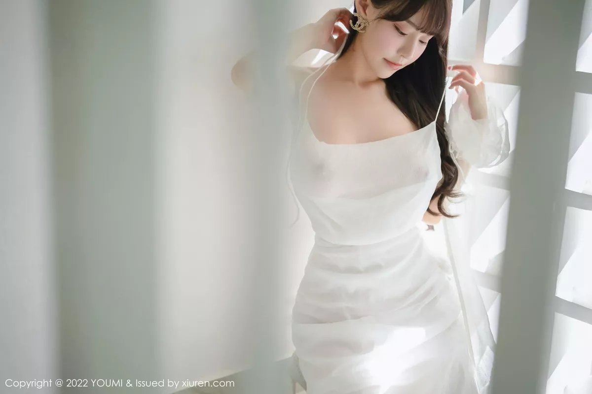 秀人集.com_[YouMi尤蜜荟]Vol.856_女神朱可儿Flora西双版纳旅拍白色连衣长裙配白丝吊袜诱惑写真88P