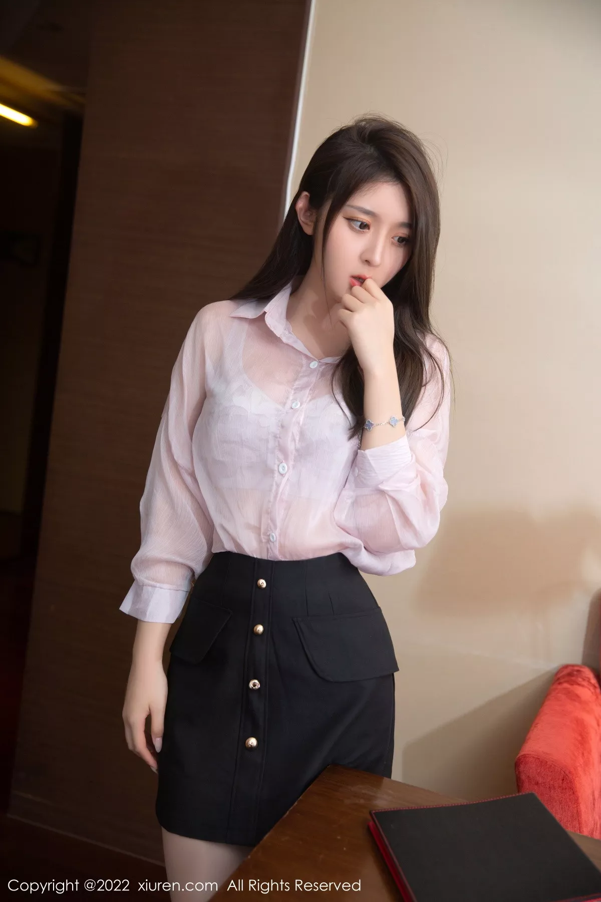 秀人集.com_[XiuRen秀人网]No.5741_模特夏甜甜秘书角色轻透浅色上衣配黑短裙露蕾丝内衣诱惑写真80P