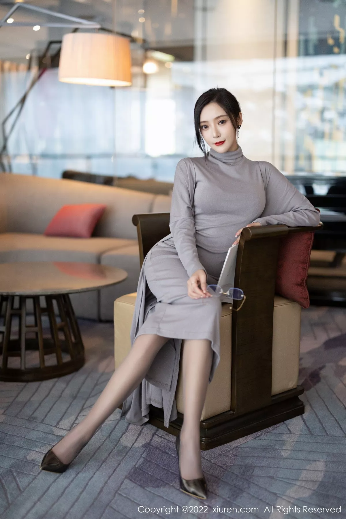 秀人集.com_[XiuRen秀人网]No.5745_女神王馨瑶yanni女学者的反转主题典雅灰色长裙性感迷人写真84P