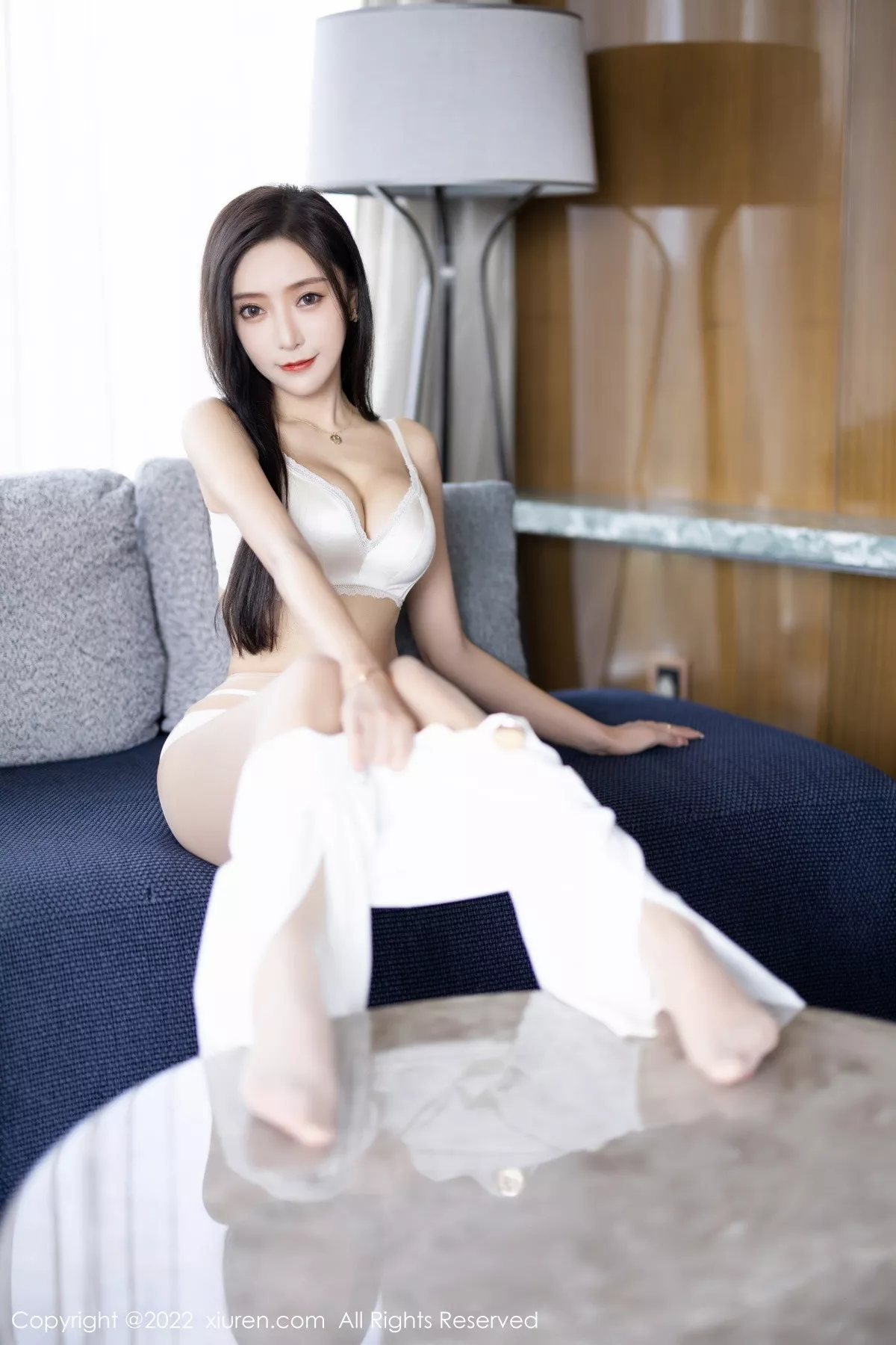 秀人集.com_[XiuRen秀人网]No.5790_女神王馨瑶yanni蓝色上衣配白长裤半脱露性感内衣迷人诱惑写真90P