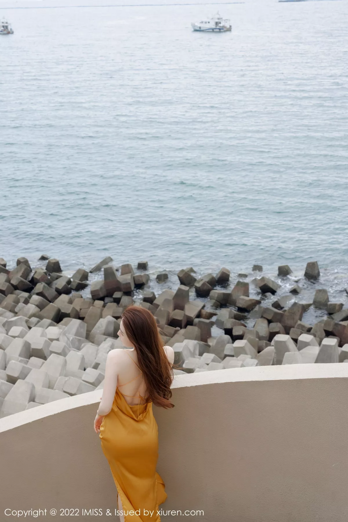 秀人集.com_[IMISS爱蜜社]Vol.706_气质女神Lynn刘奕宁户外场景性感白色长裙秀曼妙身材迷人写真41P