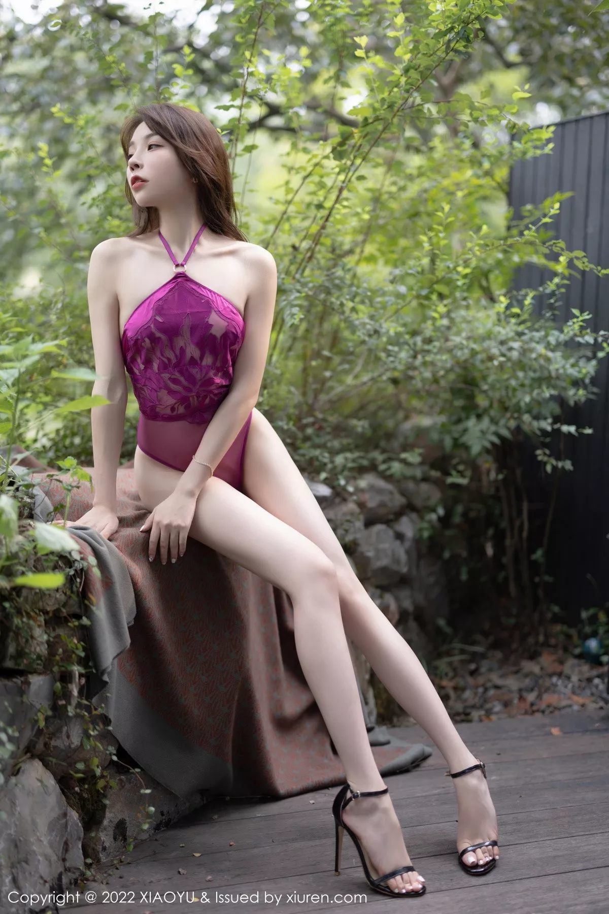 秀人集.com_[XiaoYu画语界]Vol.888_女神徐莉芝Booty黑色露肩连衣裙配超薄肉丝秀完美身材诱惑写真86P