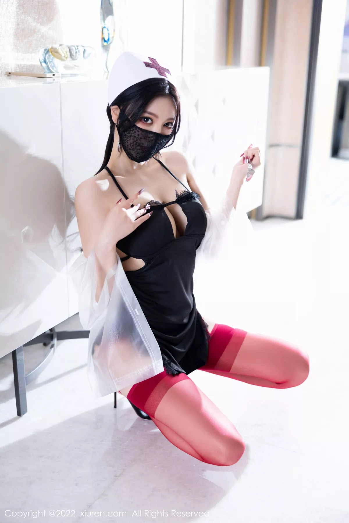 秀人集.com_[XiuRen秀人网]No.5751_女神杨晨晨Yome万圣节主题黑色吊带上衣配红丝袜完美诱惑写真90P