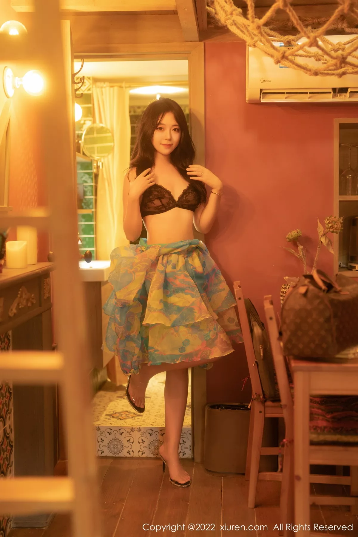 秀人集.com_[XiuRen秀人网]No.5749_模特露露luncy酒店场景蓝色花式长裙半脱露黑色蕾丝内衣诱惑写真58P