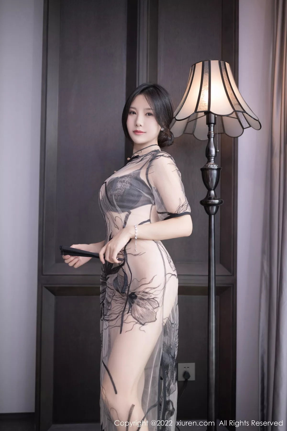 秀人集.com_[XiuRen秀人网]No.5830_模特利世性感轻透薄纱旗袍露黑色蕾丝内衣秀惹火身材诱惑写真84P