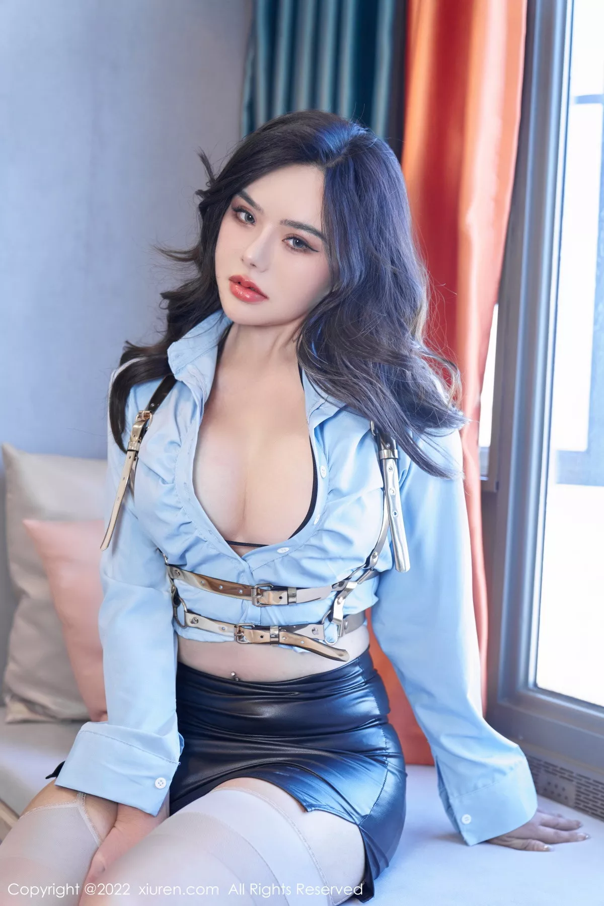 秀人集.com_[XiuRen秀人网]No.5827_模特李小米淡蓝色短款衣配黑短裙露黑色情趣内衣撩人诱惑写真40P