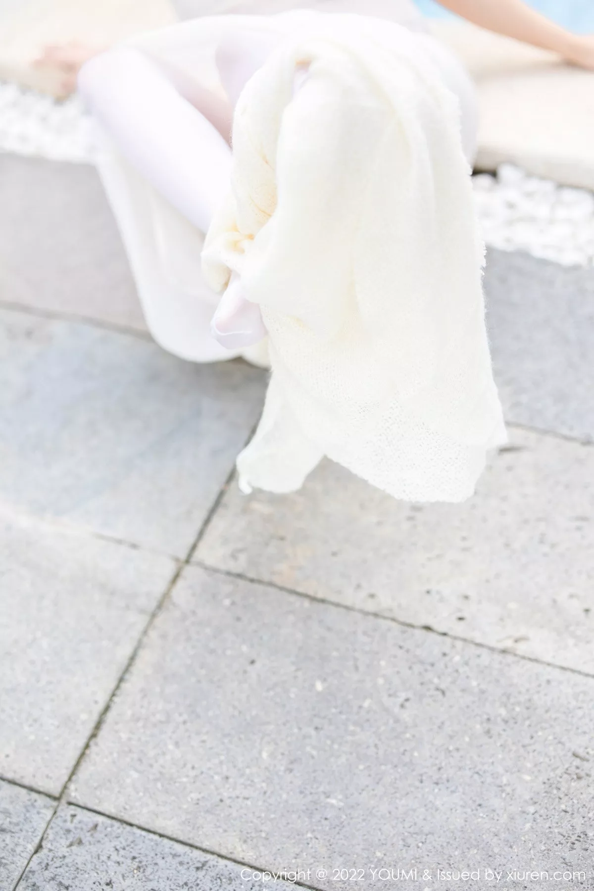 秀人集.com_[YouMi尤蜜荟]Vol.862_模特张思允Nice泳池场景白色连衣裙配开档白丝袜极致魅惑写真68P