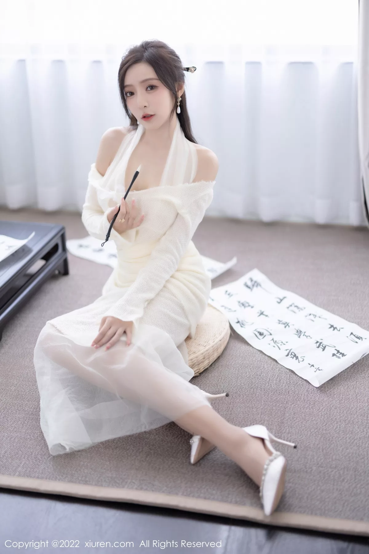 秀人集.com_[XiuRen秀人网]No.5846_女神王馨瑶yanni性感白色连衣裙配超薄肉丝秀翘臀美腿诱惑写真87P