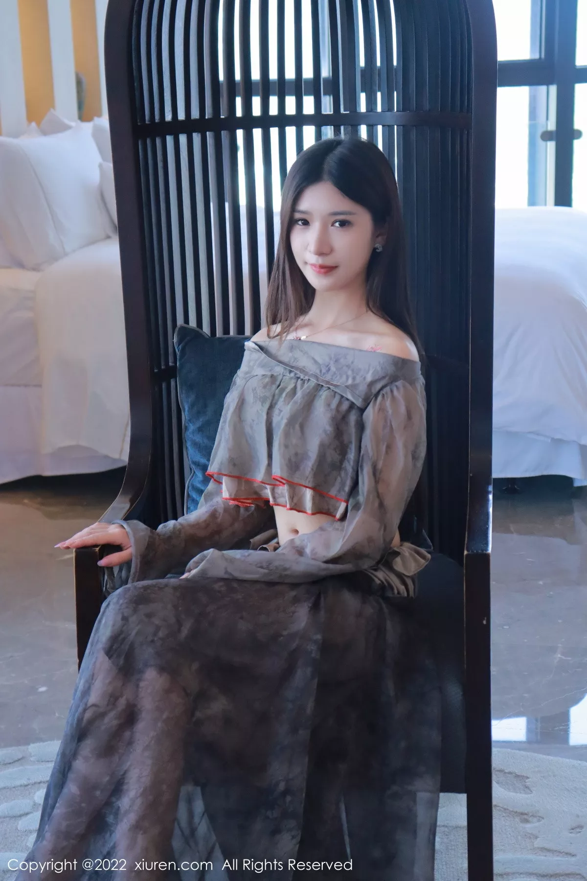 秀人集.com_[XiuRen秀人网]No.5857_模特hebe韩心雨暗灰色上衣配性感长裙露丁字裤秀翘臀诱惑写真50P