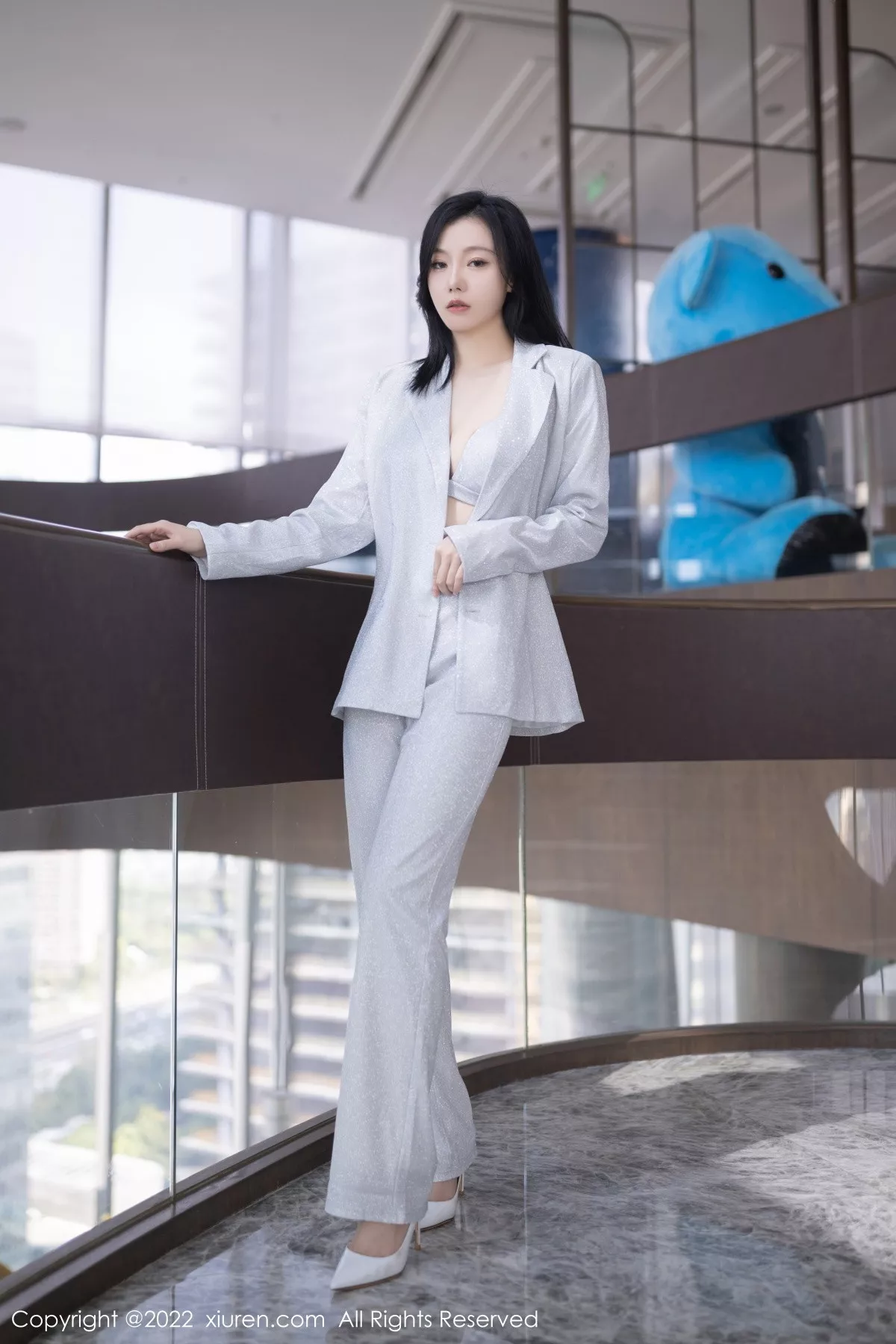 秀人集.com_[XiuRen秀人网]No.5859_模特安然anran脱银色西服露性感银色内衣秀完美身材诱惑写真76P