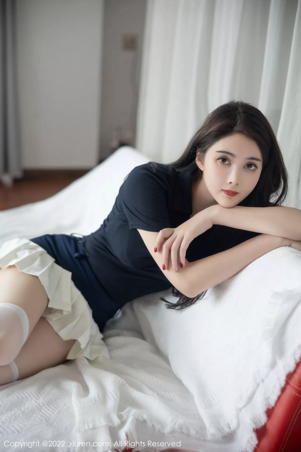 秀人集.com_[XiuRen秀人网]No.5870_模特Summer宝宝深色上衣配白短裙露性感粉色蕾丝内衣诱惑写真54P