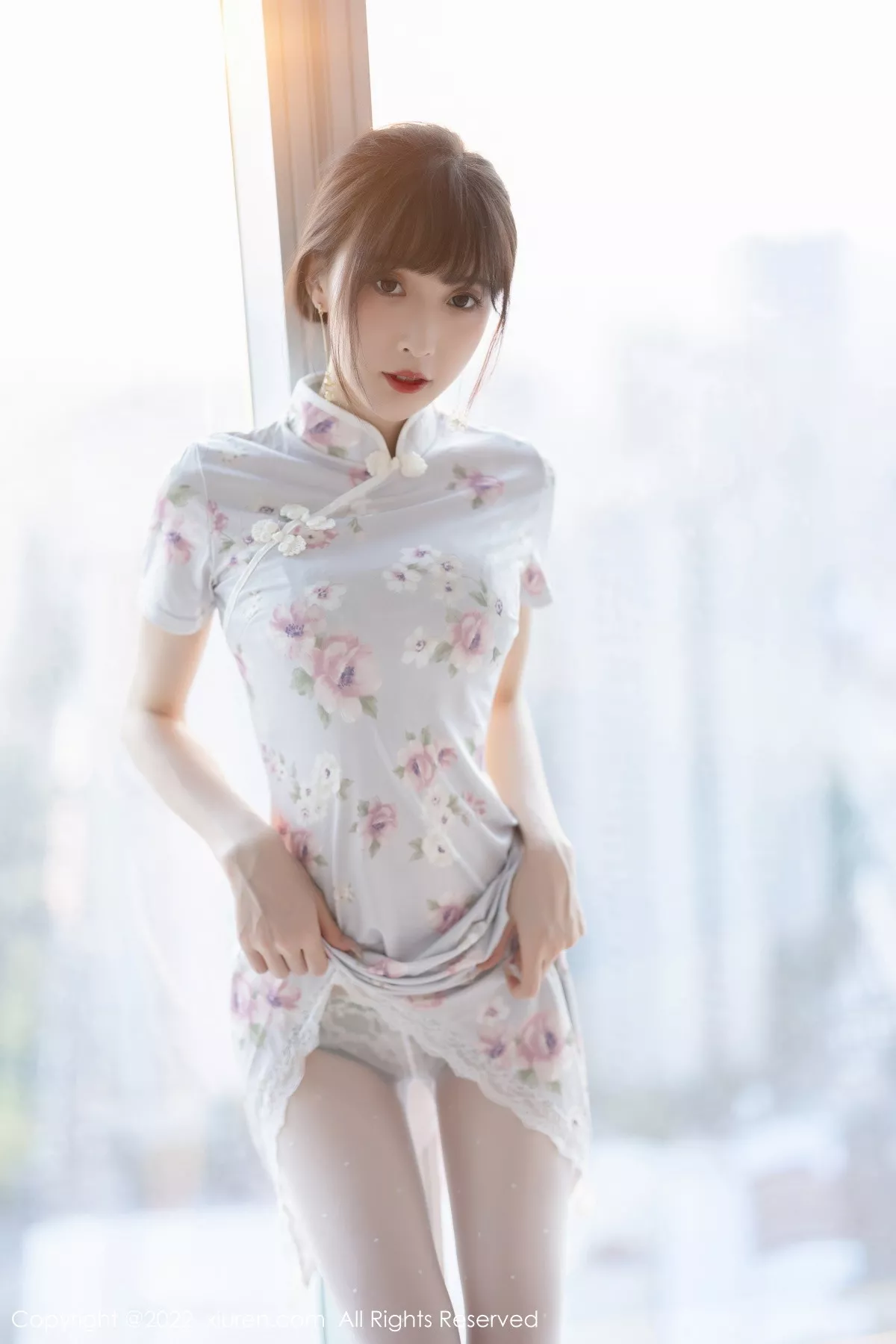 秀人集.com_[XiuRen秀人网]No.5757_模特林星阑白色图案旗袍露浅色蕾丝内衣配白丝袜甜美迷人写真90P