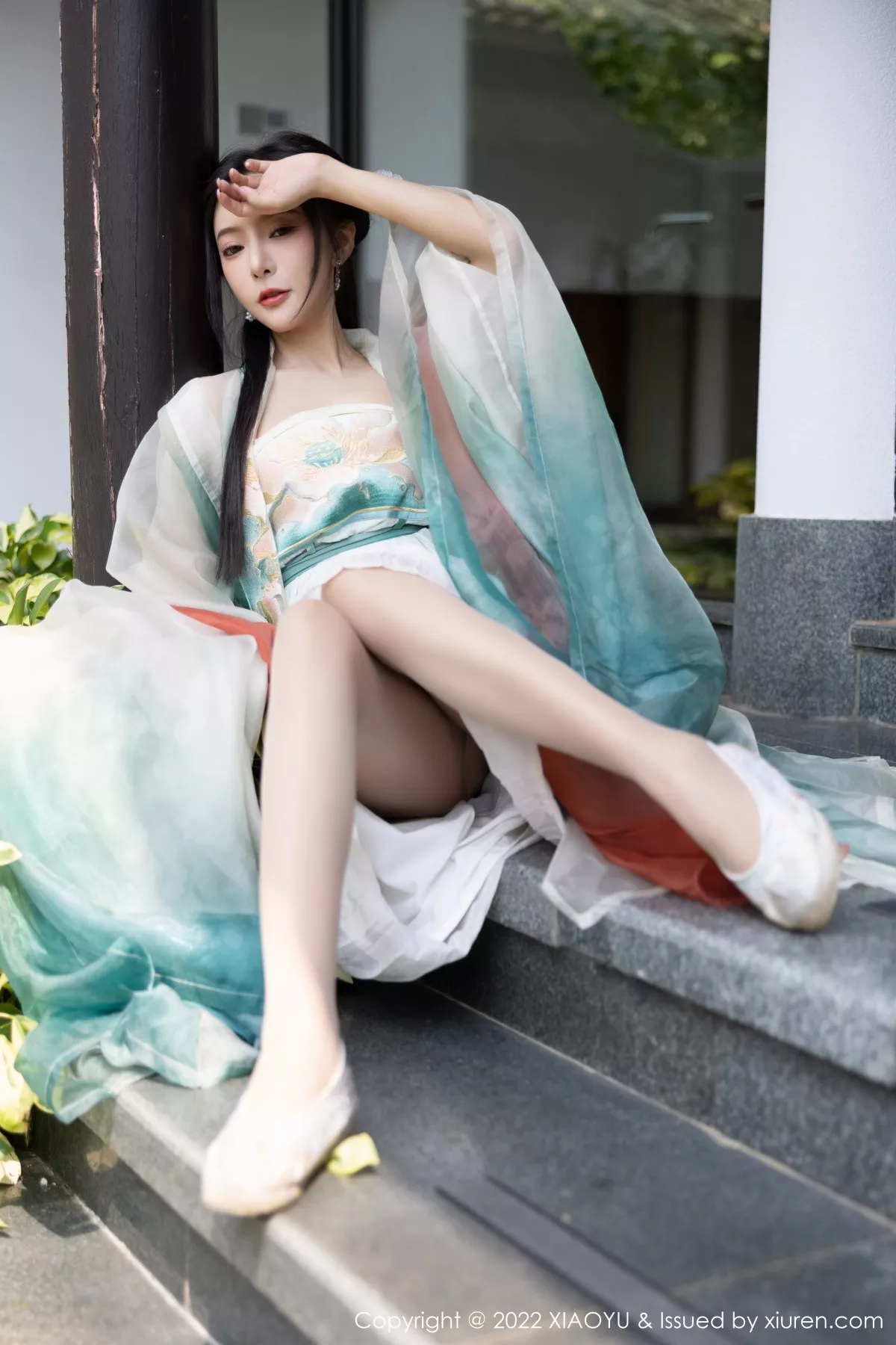 秀人集.com_[XiaoYu画语界]Vol.889_女神王馨瑶yanni杭州旅拍户外场景性感浅色古装服迷人诱惑写真92P