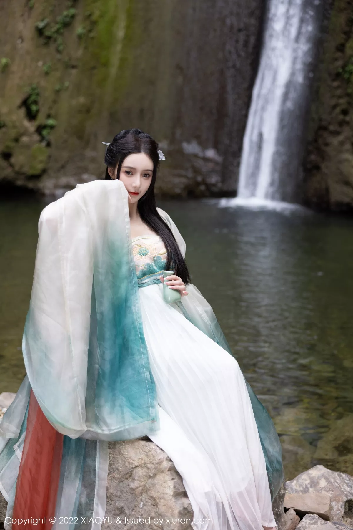 秀人集.com_[XiaoYu画语界]Vol.889_女神王馨瑶yanni杭州旅拍户外场景性感浅色古装服迷人诱惑写真92P