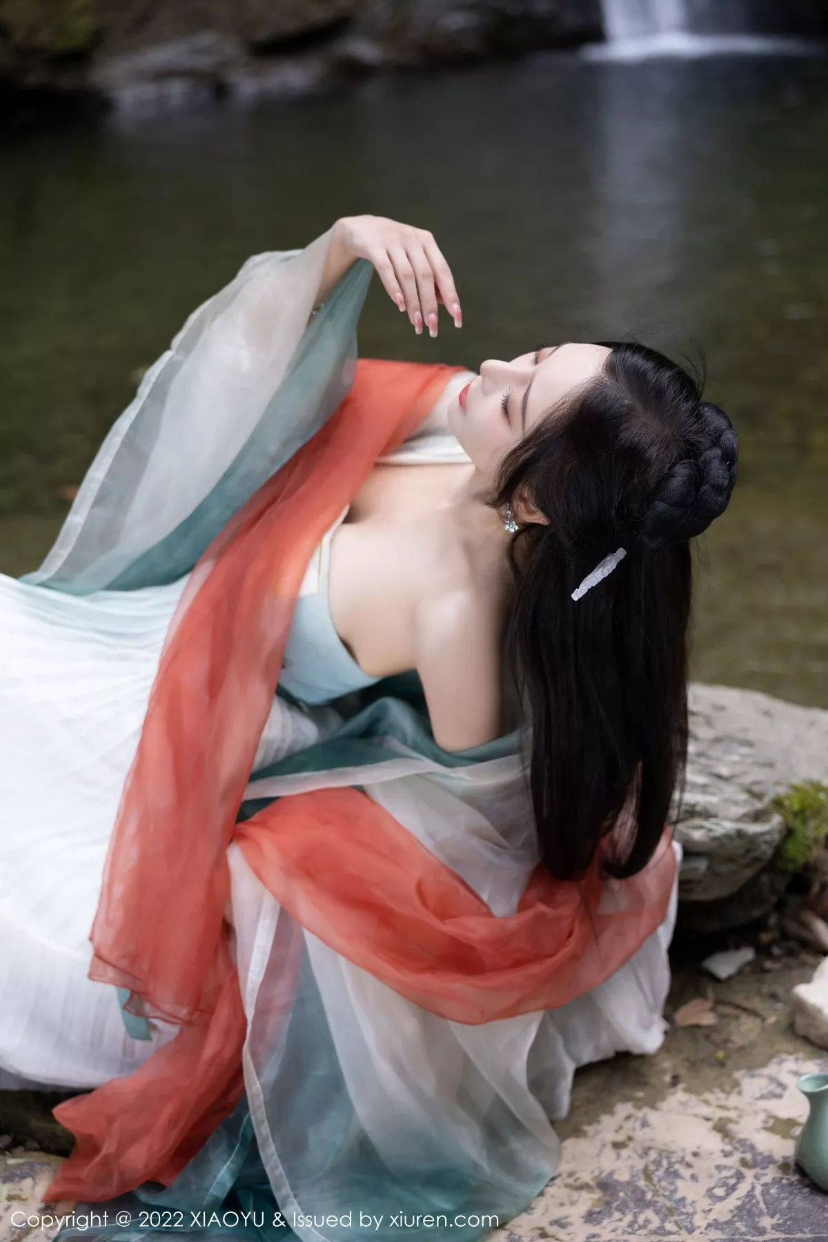 秀人集.com_[XiaoYu画语界]Vol.889_女神王馨瑶yanni杭州旅拍户外场景性感浅色古装服迷人诱惑写真92P