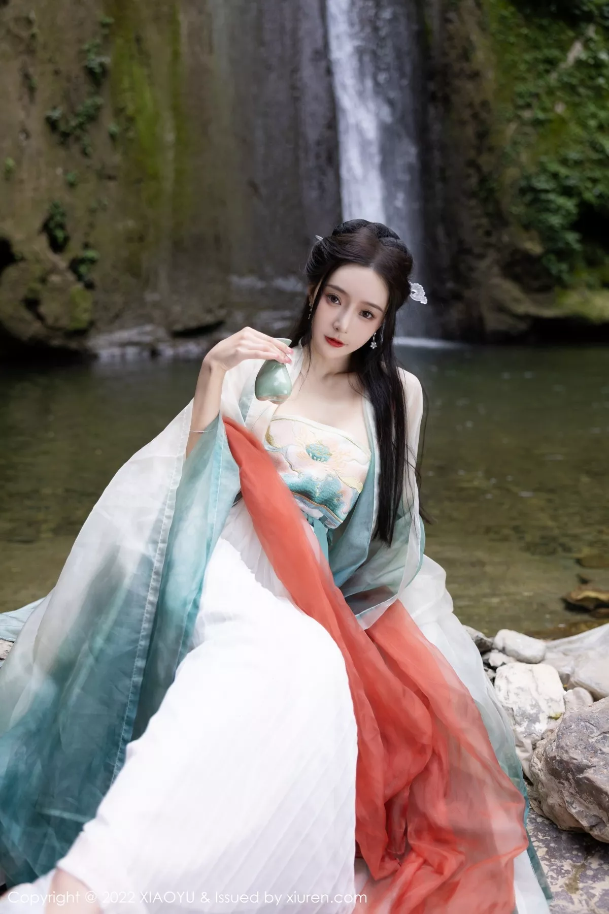 秀人集.com_[XiaoYu画语界]Vol.889_女神王馨瑶yanni杭州旅拍户外场景性感浅色古装服迷人诱惑写真92P