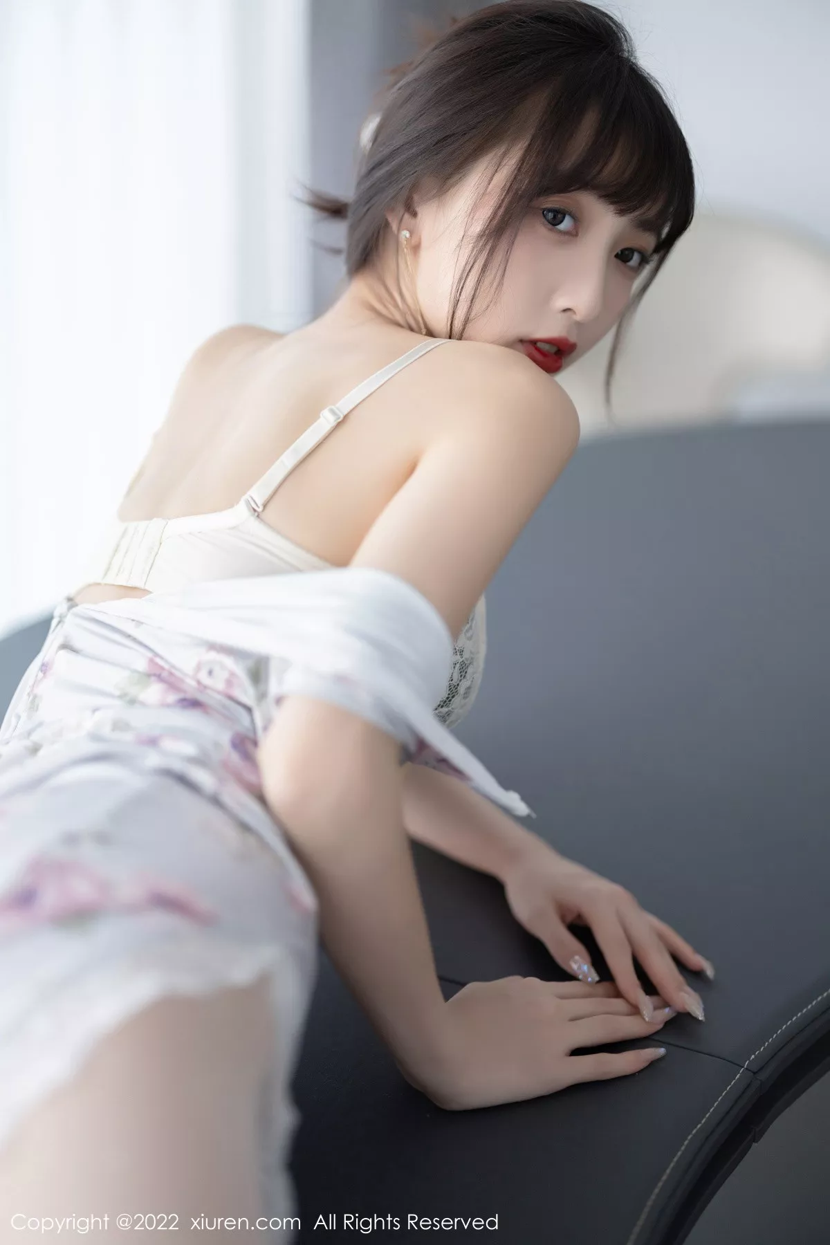 秀人集.com_[XiuRen秀人网]No.5757_模特林星阑白色图案旗袍露浅色蕾丝内衣配白丝袜甜美迷人写真90P