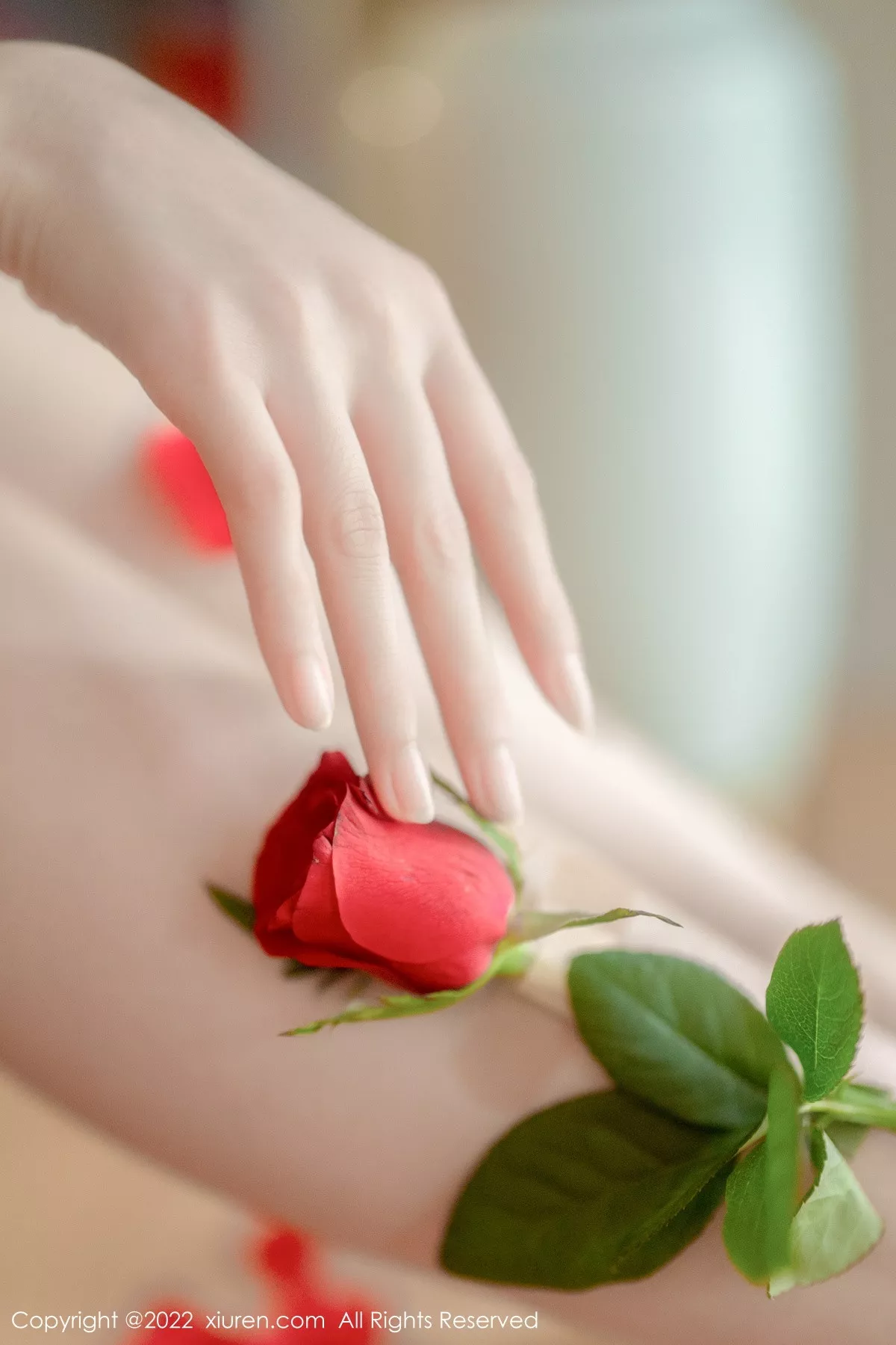 秀人集.com_[XiuRen秀人网]No.5875_模特婠婠么私房性感淡绿色连衣裙秀曼妙身姿白嫩美腿诱惑写真85P