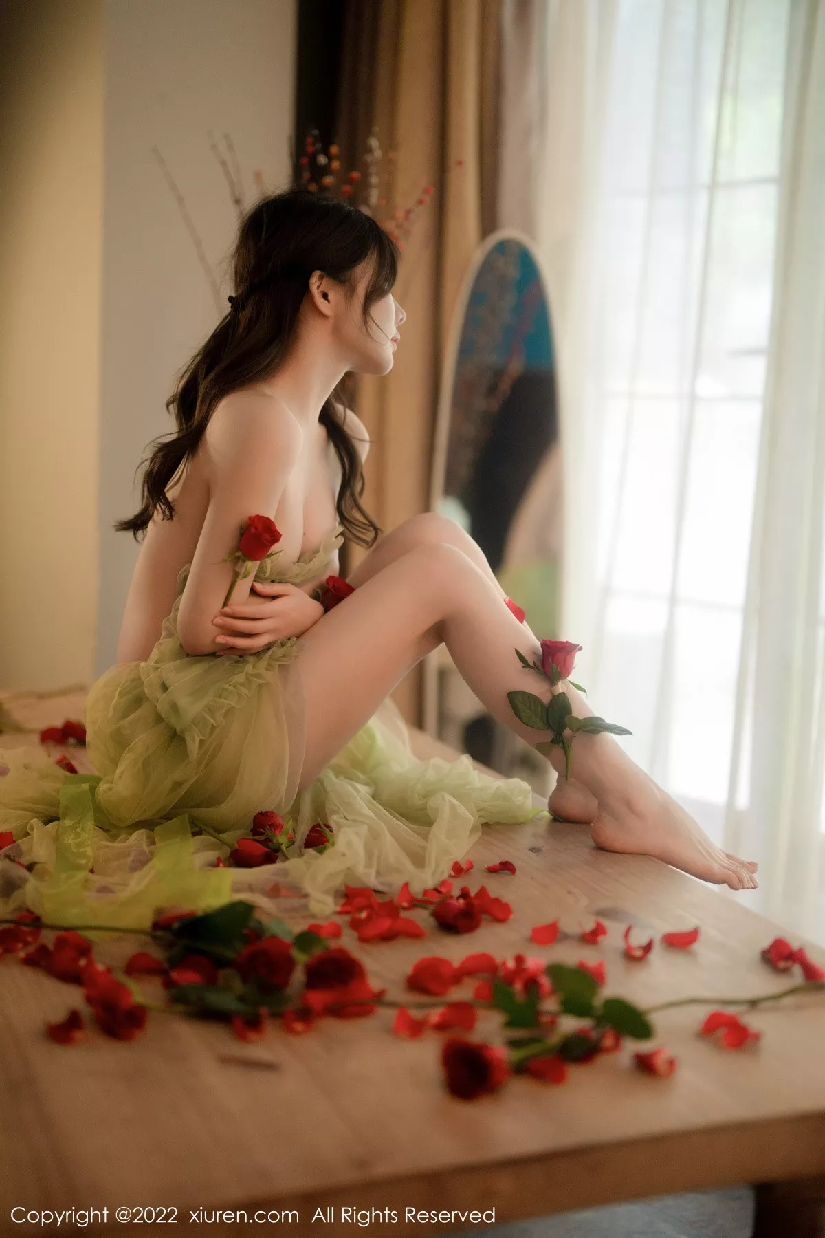 秀人集.com_[XiuRen秀人网]No.5875_模特婠婠么私房性感淡绿色连衣裙秀曼妙身姿白嫩美腿诱惑写真85P