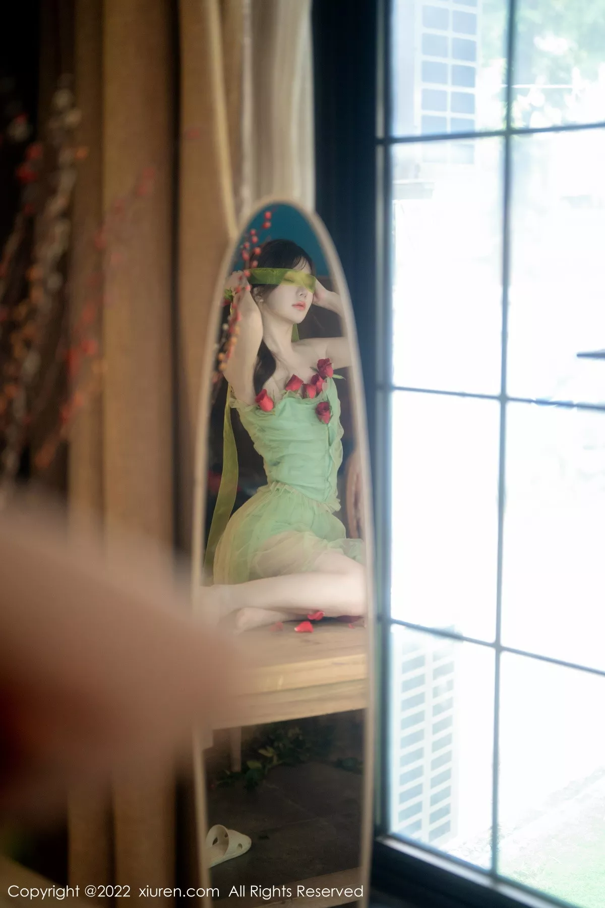 秀人集.com_[XiuRen秀人网]No.5875_模特婠婠么私房性感淡绿色连衣裙秀曼妙身姿白嫩美腿诱惑写真85P