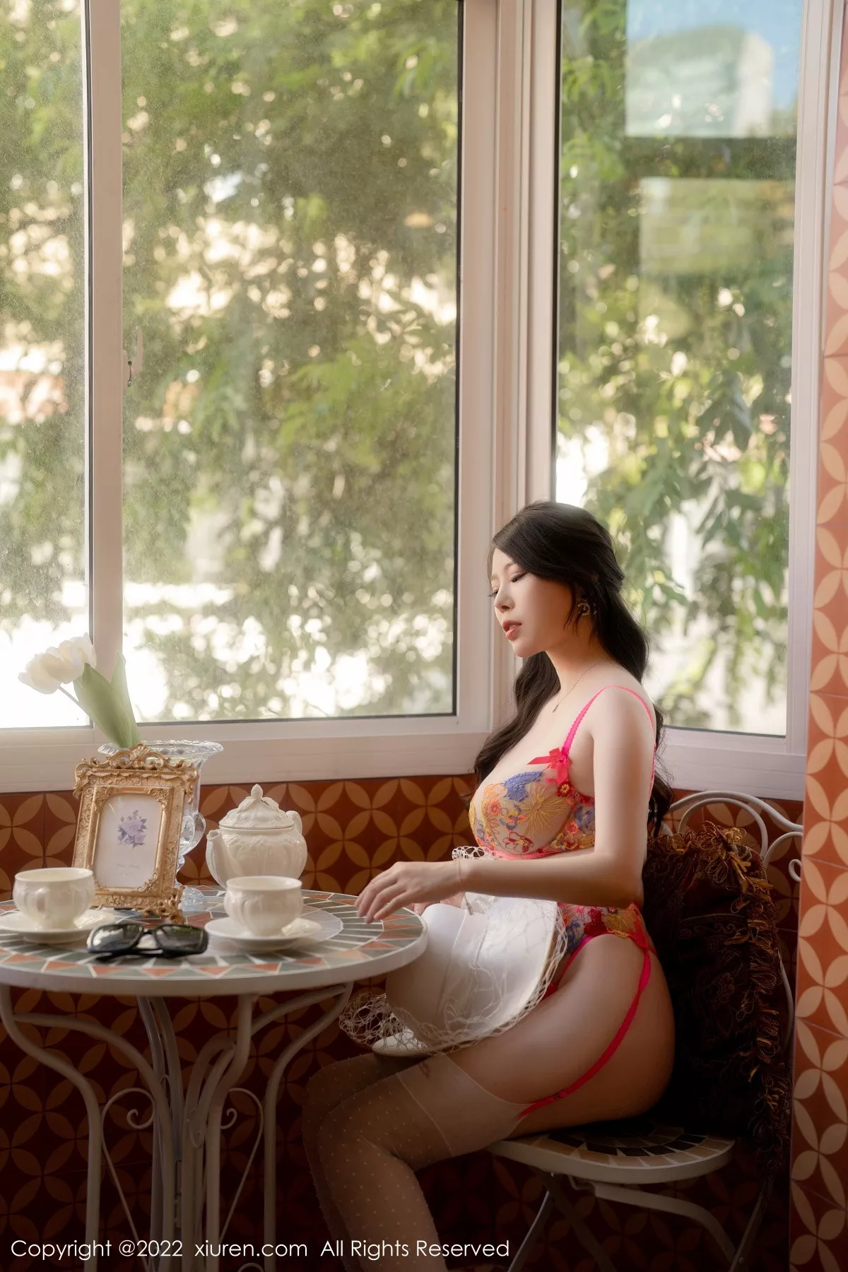 秀人集.com_[XiuRen秀人网]No.5759_模特白茹雪脱白色外套露轻透花式蕾丝内衣配白丝袜撩人诱惑写真60P