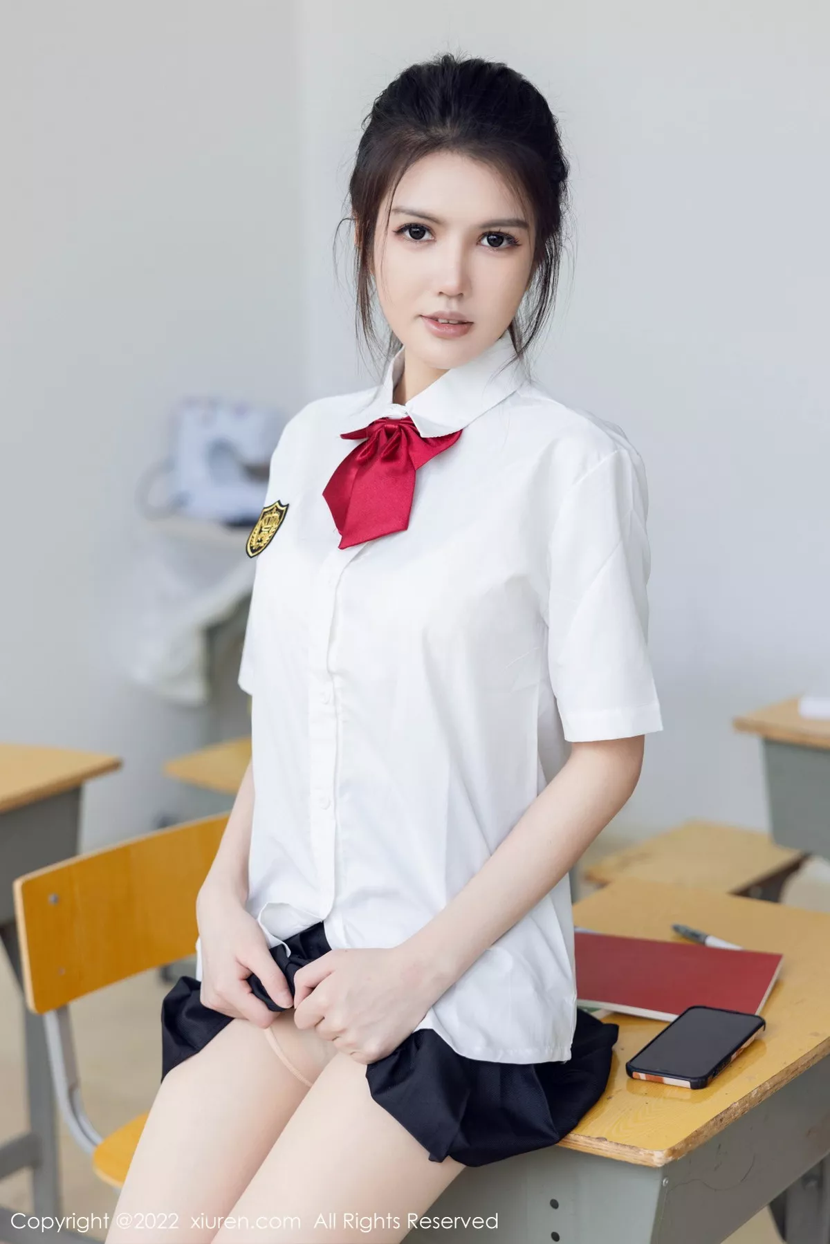 秀人集.com_[XiuRen秀人网]No.5762_模特媛媛酱belle教室场景性感白T配黑色短裙露蕾丝内衣诱惑写真71P