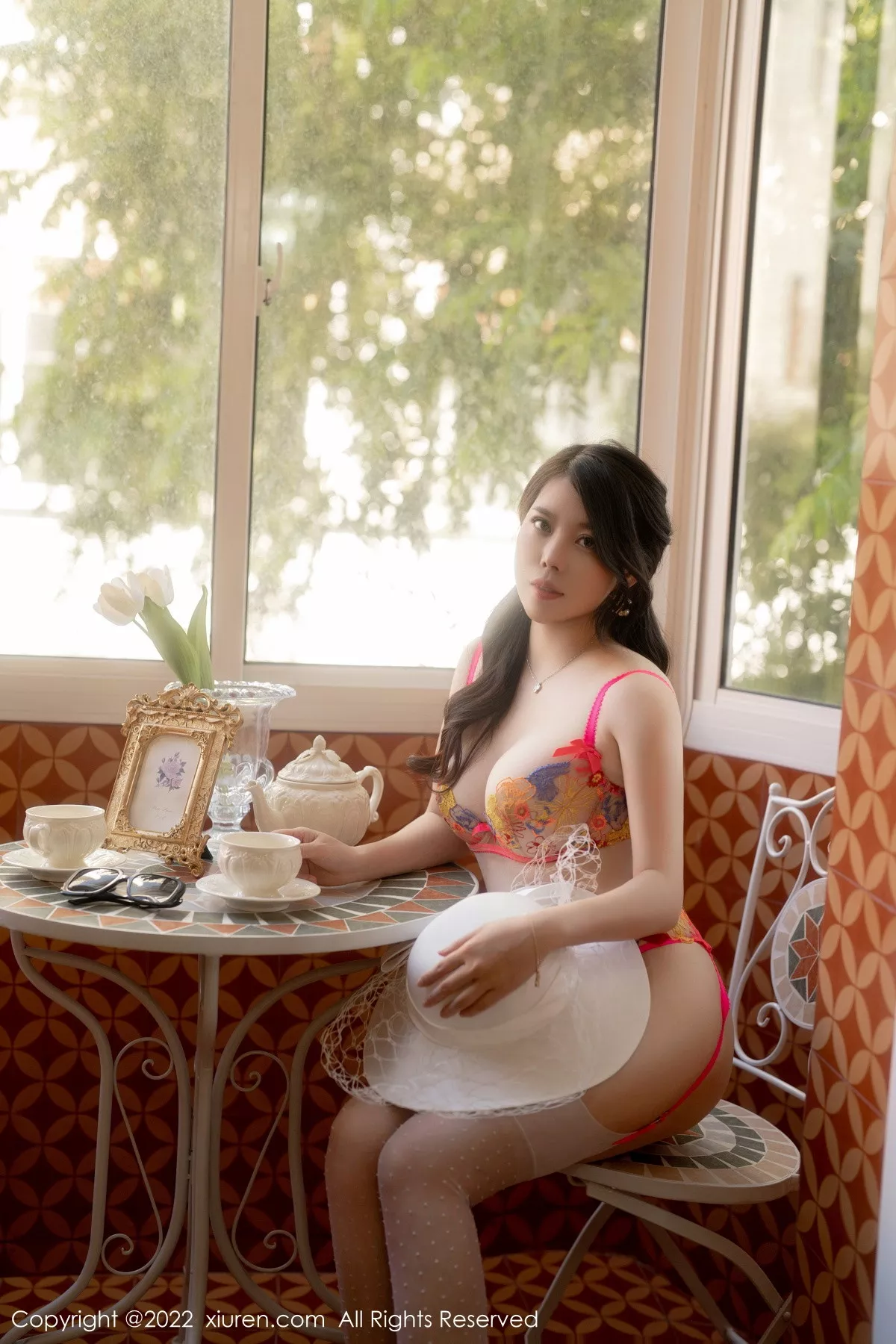 秀人集.com_[XiuRen秀人网]No.5759_模特白茹雪脱白色外套露轻透花式蕾丝内衣配白丝袜撩人诱惑写真60P