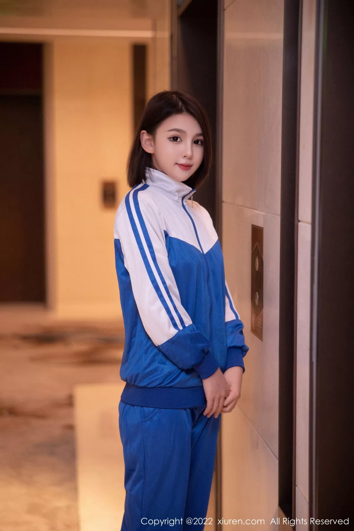 秀人集.com_[XiuRen秀人网]No.5766_模特美羊羊宾馆场景脱运动装露黑色薄纱情趣内衣迷人诱惑写真90P