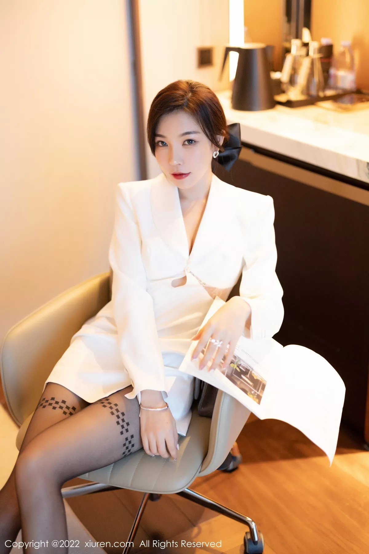 秀人集.com_[XiuRen秀人网]No.5770_女神徐莉芝Booty脱白上衣露浅色情趣蕾丝内衣超薄黑丝诱惑写真84P