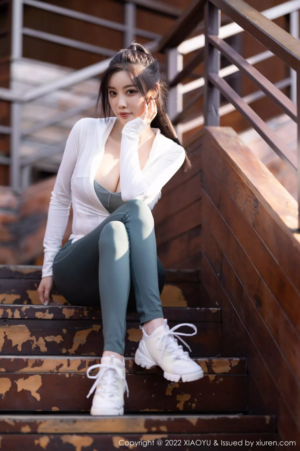 秀人集.com_[XiaoYu画语界]Vol.892_女神杨晨晨Yome性感白色外衣配紧身长裤秀完美身材诱惑写真95P