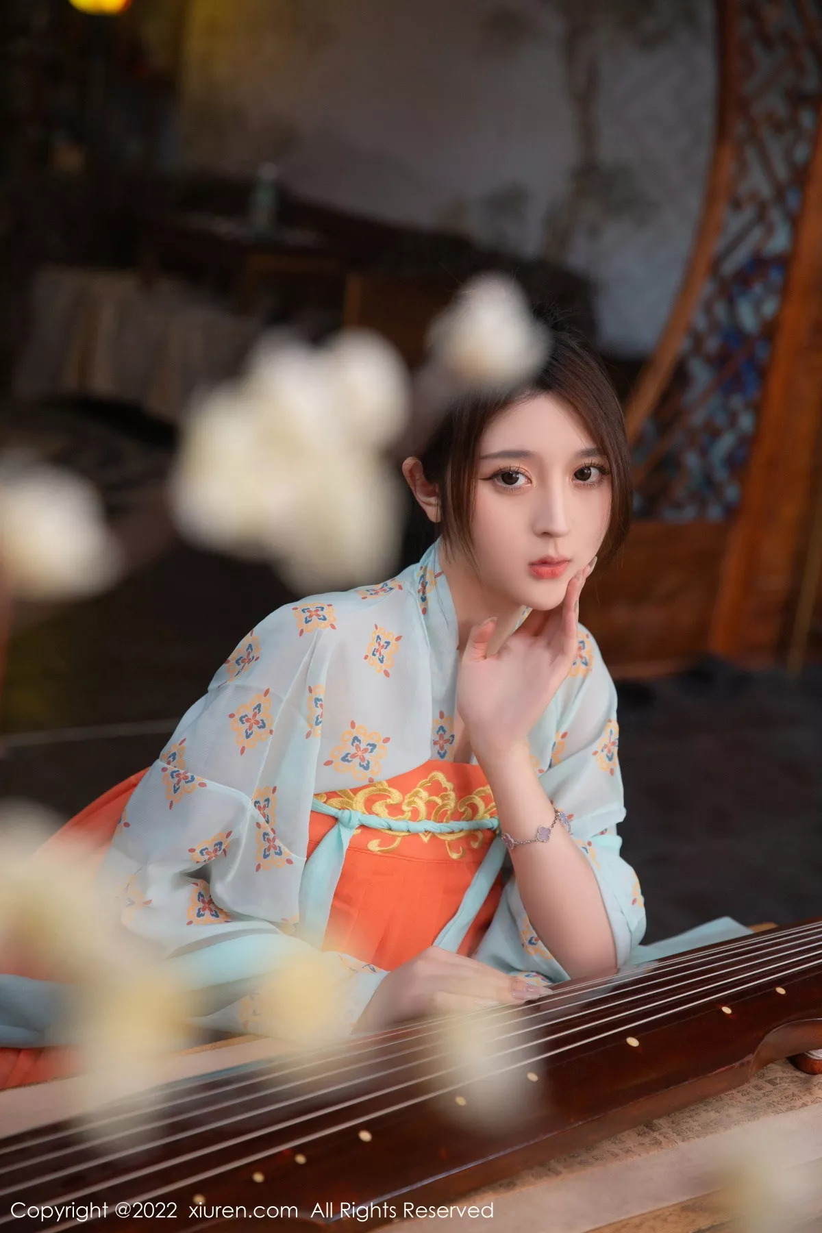 秀人集.com_[XiuRen秀人网]No.5772_模特夏甜甜浅蓝色古装服饰配超薄原色丝袜秀美腿性感迷人写真77P