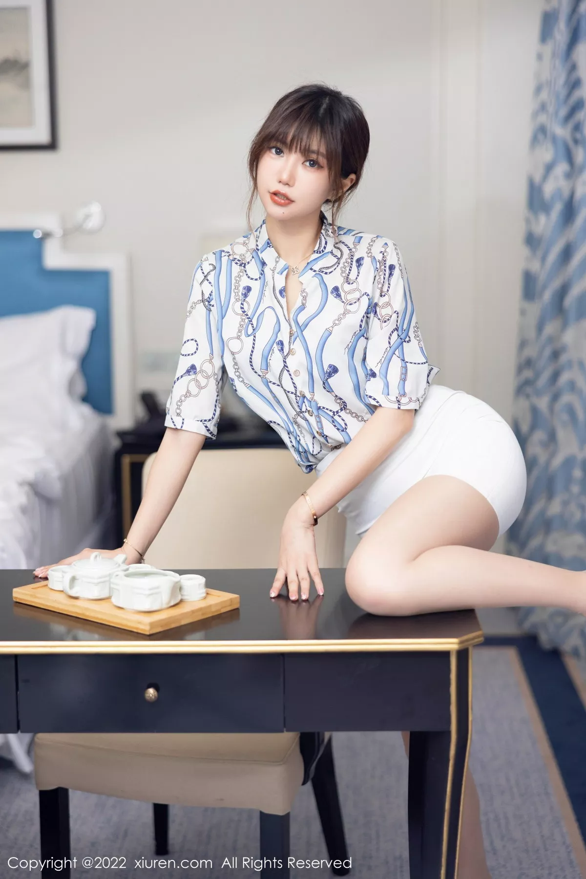 秀人集.com_[XiuRen秀人网]No.5775_女神绮里嘉ula性感图案T恤配白色短裙露原色丝袜撩人诱惑写真102P