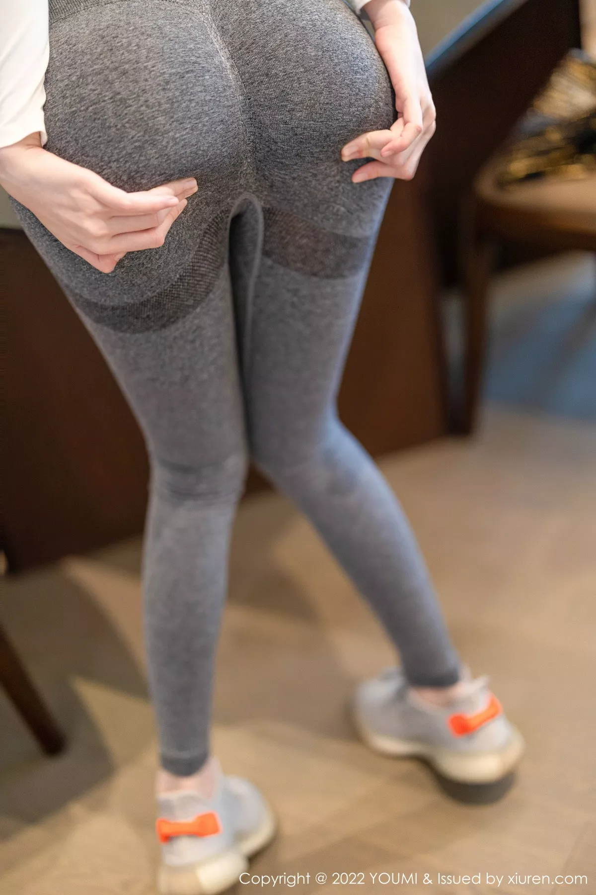 秀人集.com_[YouMi尤蜜荟]Vol.859_模特是小逗逗性感白上衣配紧身运动裤秀曼妙苗条身姿诱惑写真81P