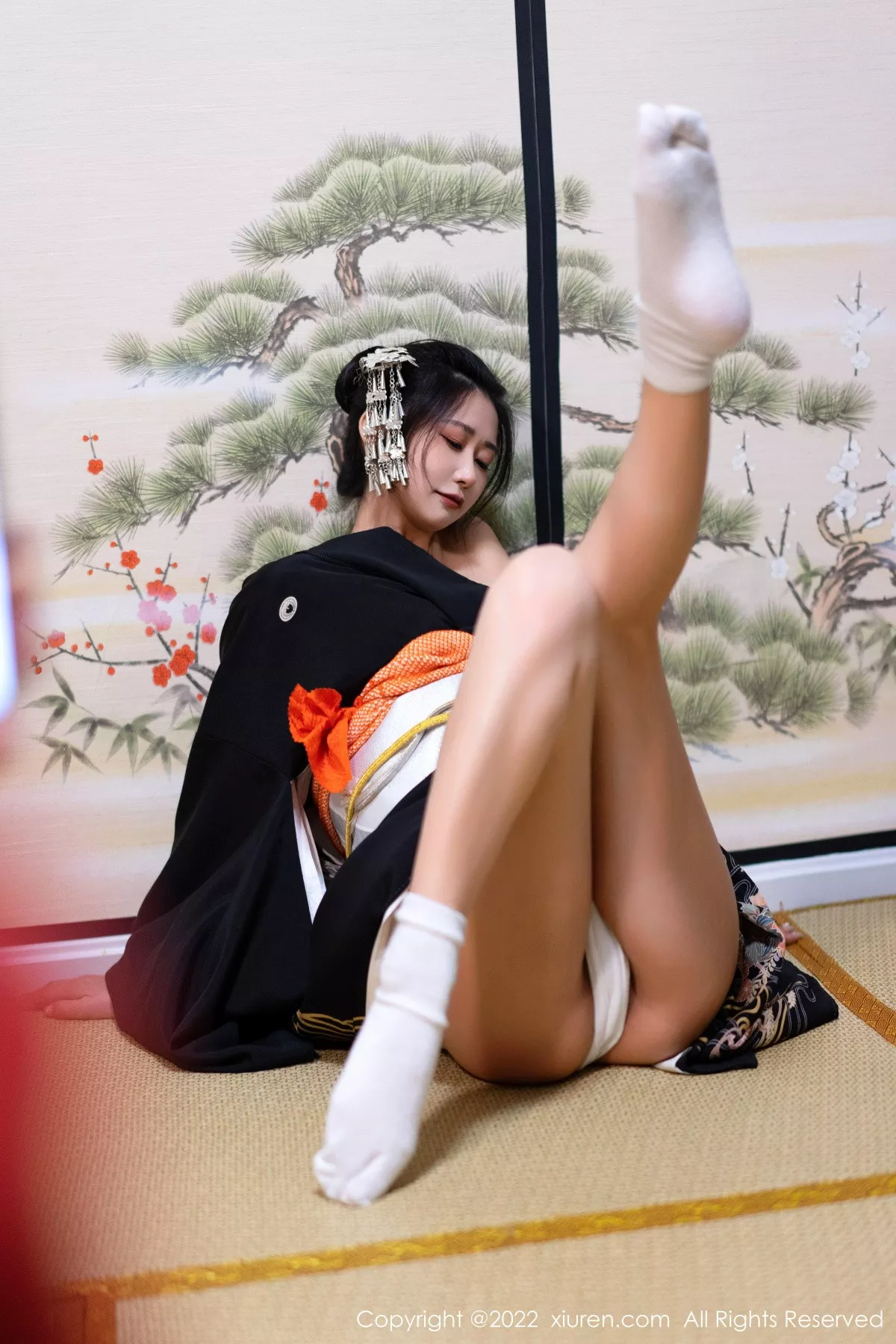 秀人集.com_[XiuRen秀人网]No.5932_模特laura阿姣性感深色日式和服半脱秀柔美身材迷人诱惑写真74P