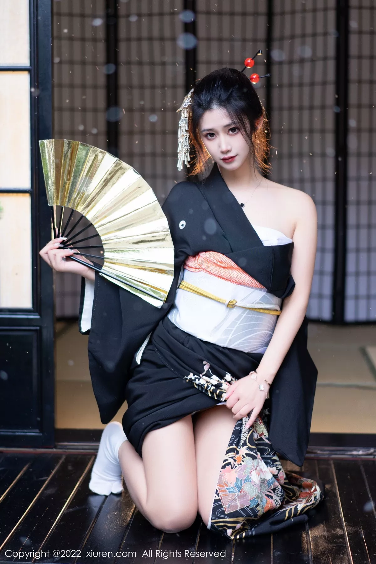 秀人集.com_[XiuRen秀人网]No.5932_模特laura阿姣性感深色日式和服半脱秀柔美身材迷人诱惑写真74P