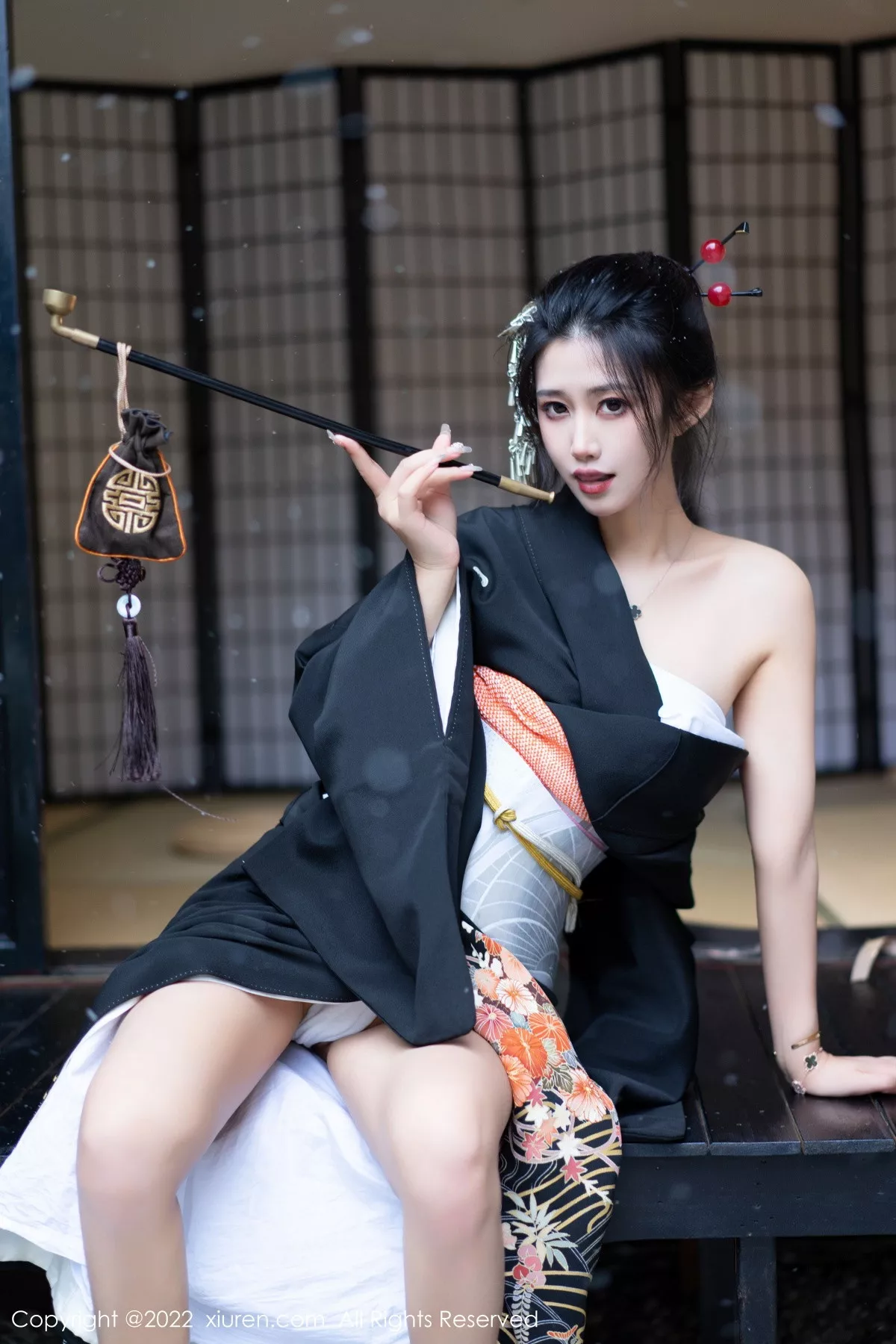 秀人集.com_[XiuRen秀人网]No.5932_模特laura阿姣性感深色日式和服半脱秀柔美身材迷人诱惑写真74P